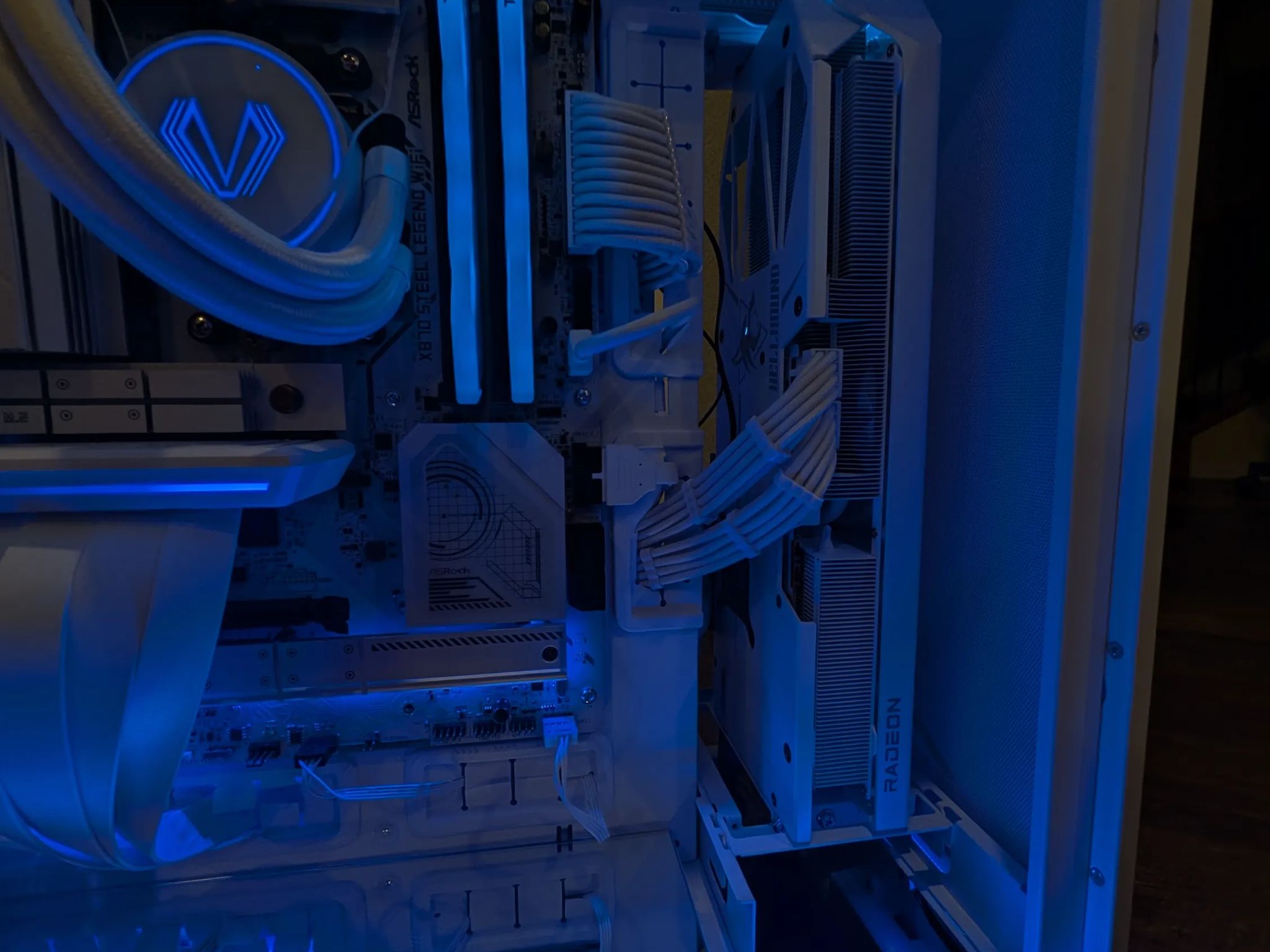 "The Mullet" | 7800X3D | RX 9070 XT | 3TB NVME | 32GB DDR5
