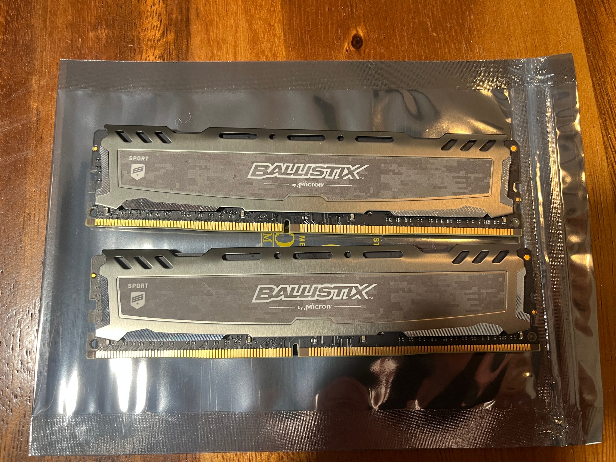 Ballistix Sport LT 16GB 2x8GB DDR4 2400 PC4-19200 Memory RAM BLS8G4D240FSB