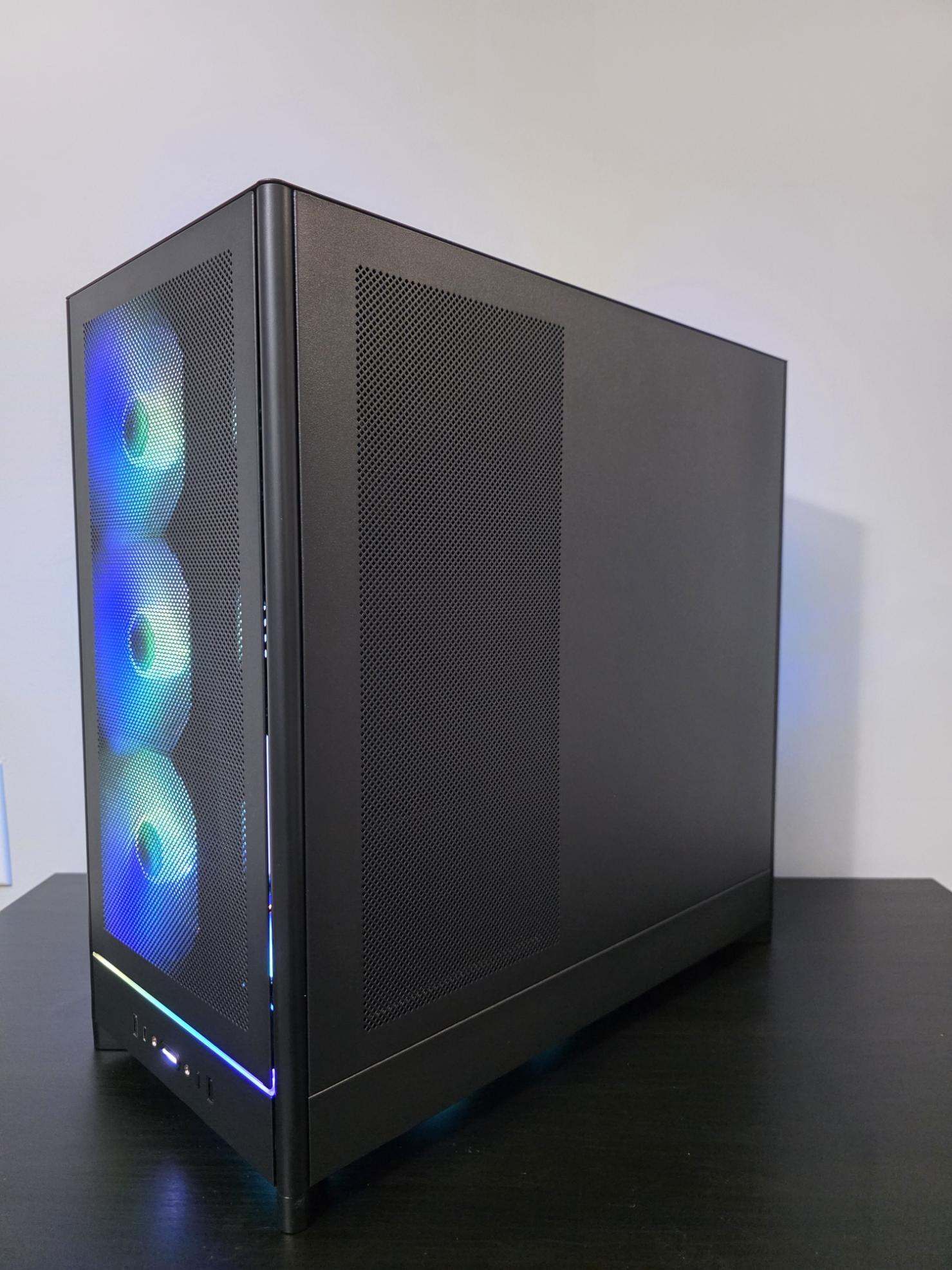 Midnight Hydra | RX 9070XT | Ryzen 5 7600X3D | 32 GB | 2TB SSD | 850W Gold PSU