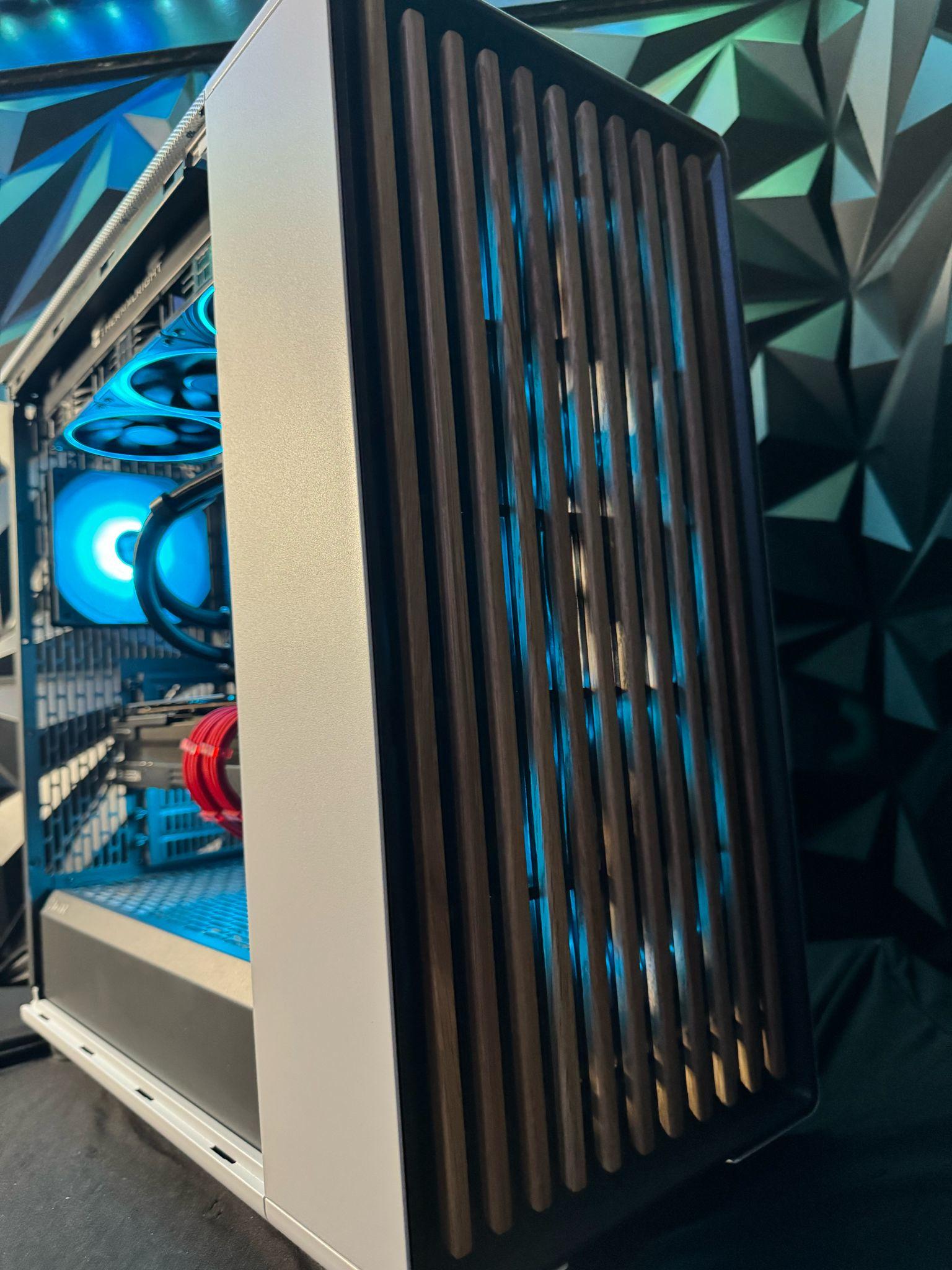 🪵 Big Woody 🪵 Ryzen 9900X| 7900XTX 24 GB| 32 GB DDR5 6000Mhz|3.25 TB NVMe|