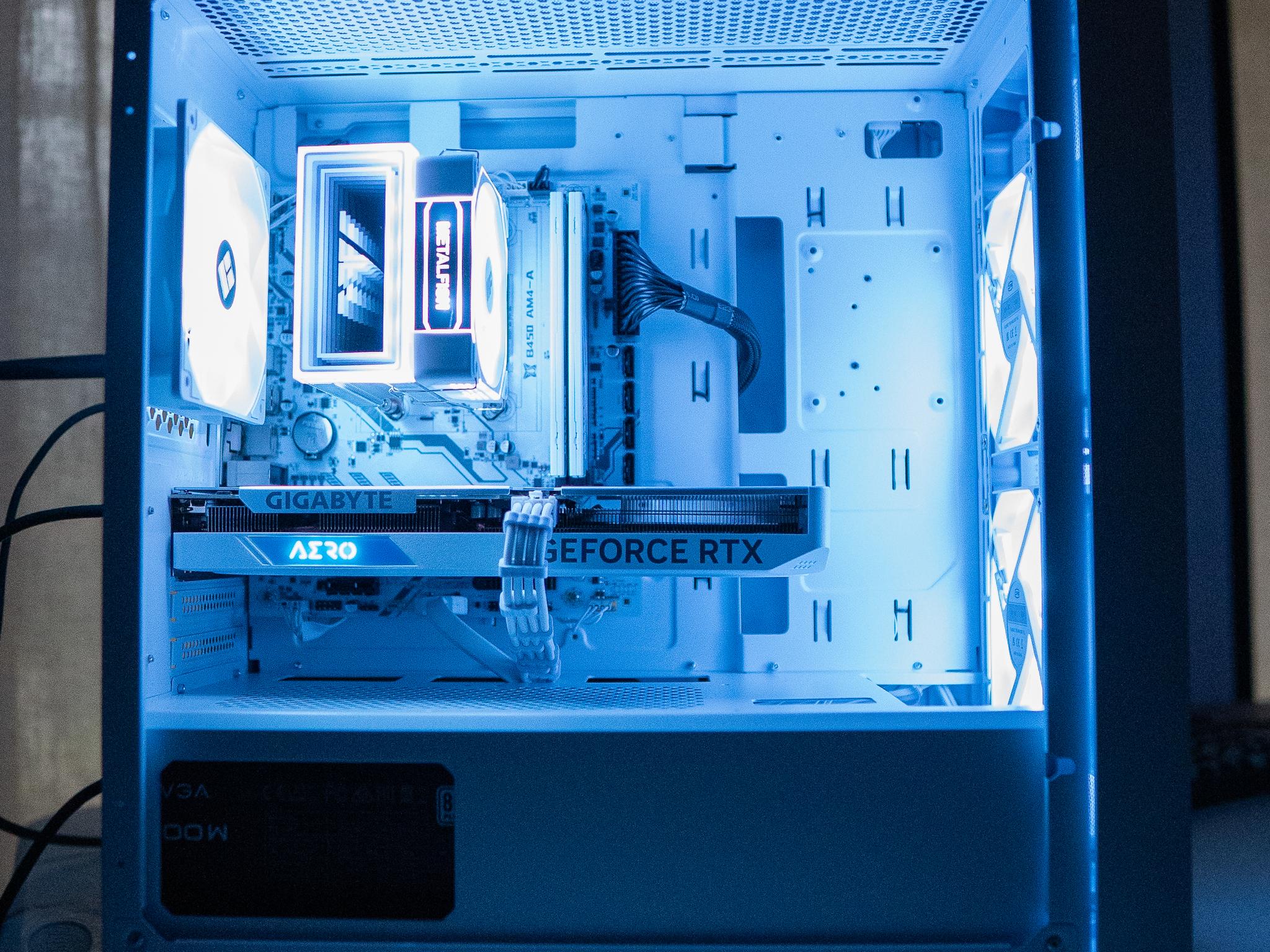 🌨🌨 | NVIDIA RTX 4060 | RYZEN 5 3600X | 16GB DDR4 RAM | 1TB NVME SSD | Arctic Snow 2.0