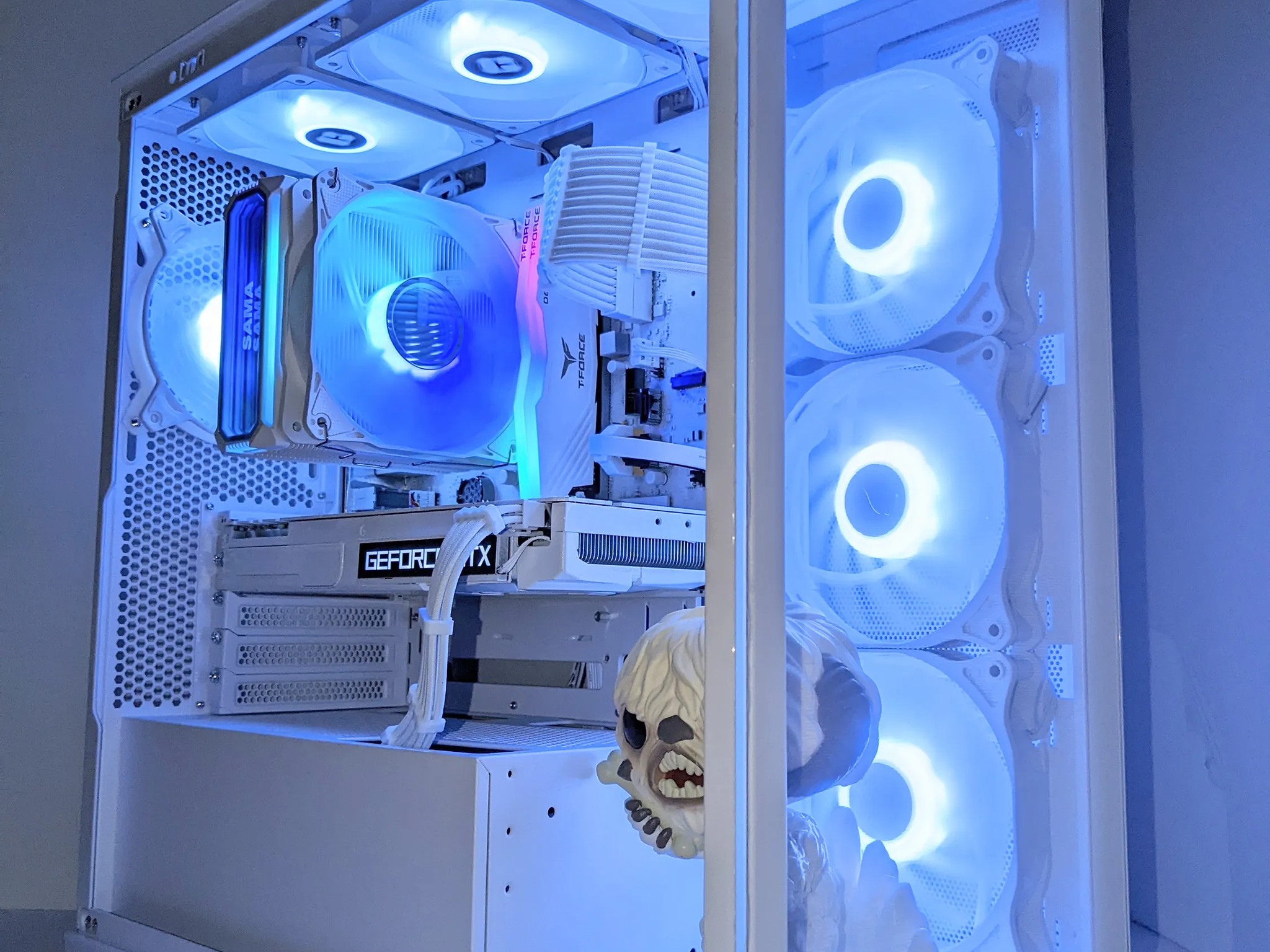 Blizzard King🧊👑| I7-7700| GTX 1080 8GB| 16GB Gloway RGB DDR4| 1TB NVMe SSD| Windows 11 Pro