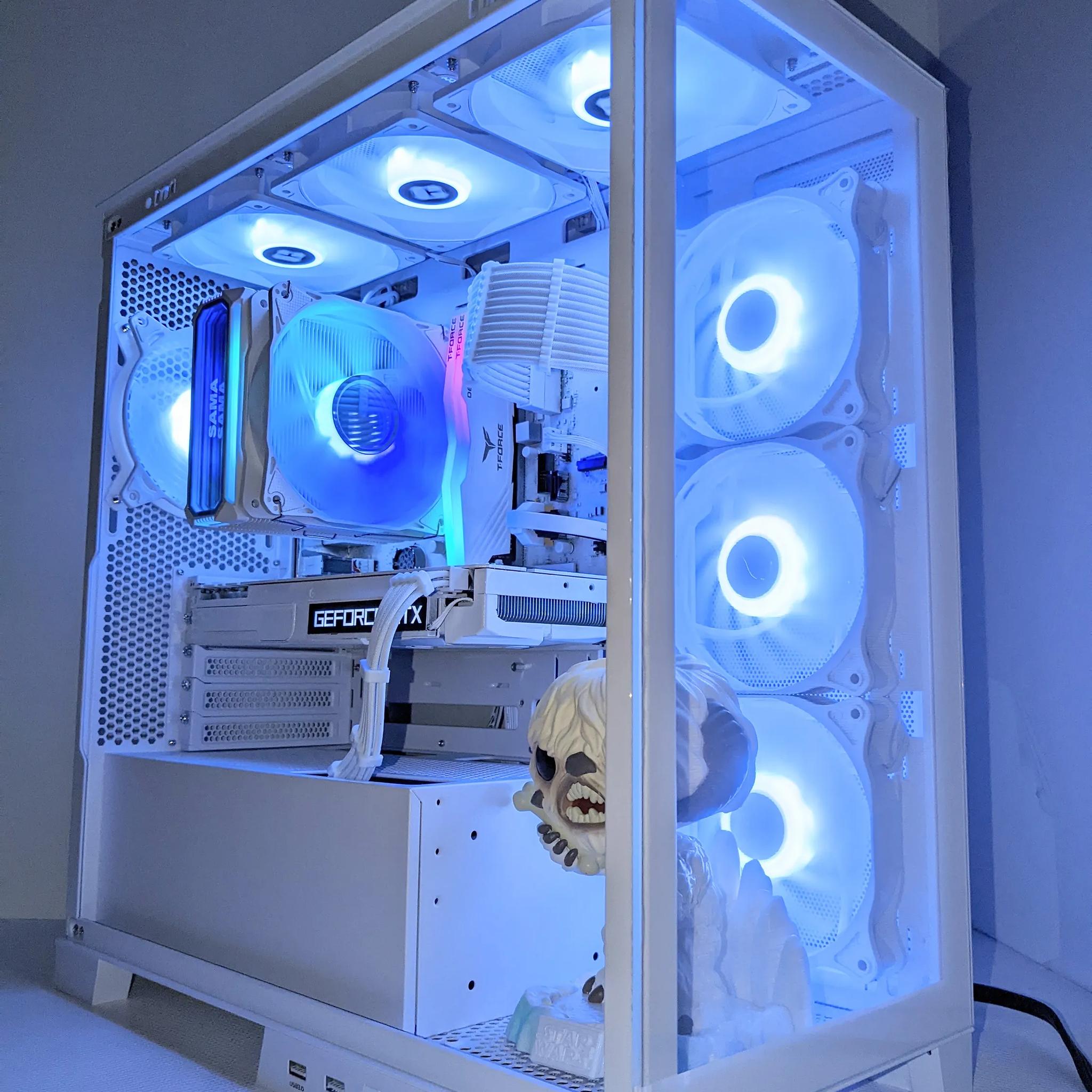Blizzard King🧊👑| I7-7700| GTX 1080 8GB| 16GB Gloway RGB DDR4| 1TB NVMe SSD| Windows 11 Pro