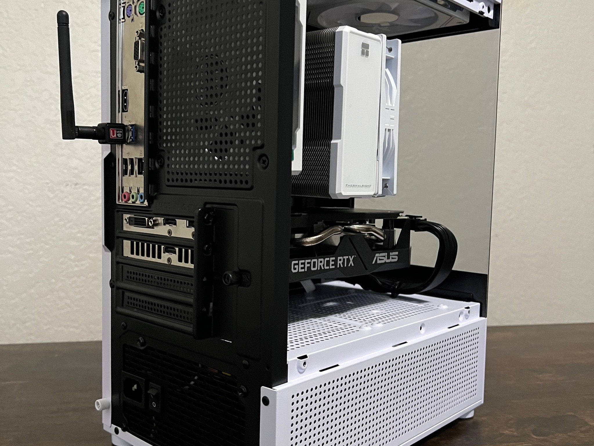Custom White Gaming PC | i7 8700 | RTX 2060 | 16GB Crucial Ballistix RAM | 512GB SSD