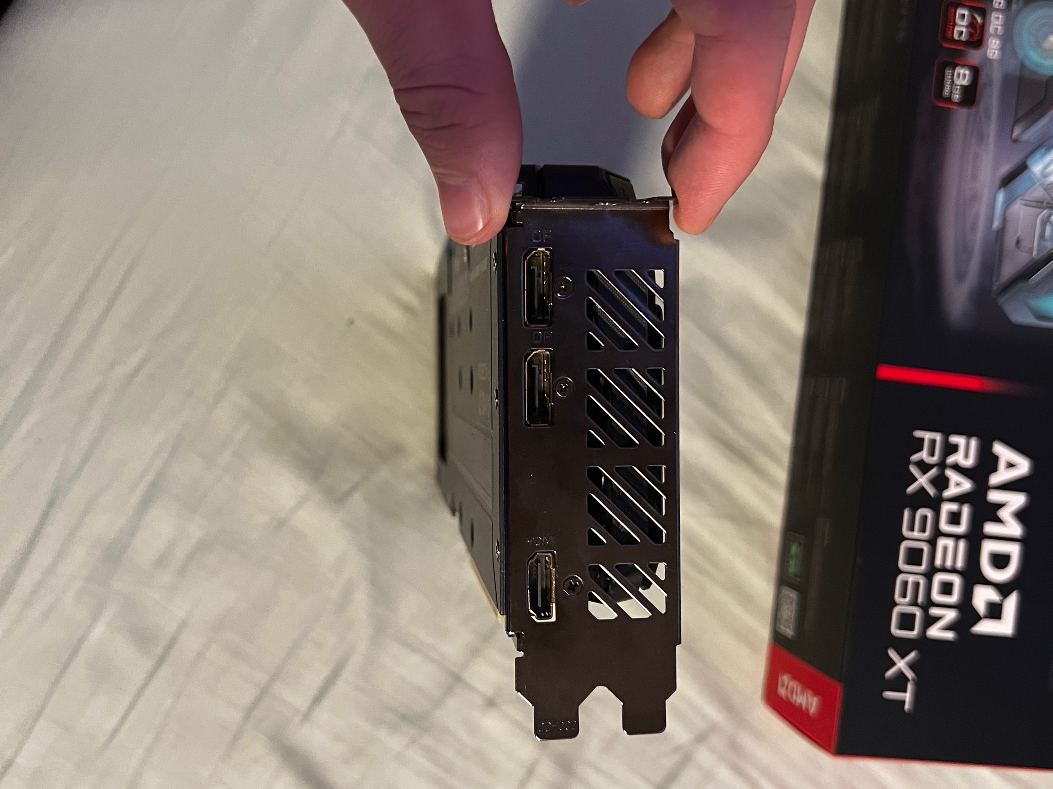 gigabyte 9060xt 8gb like new