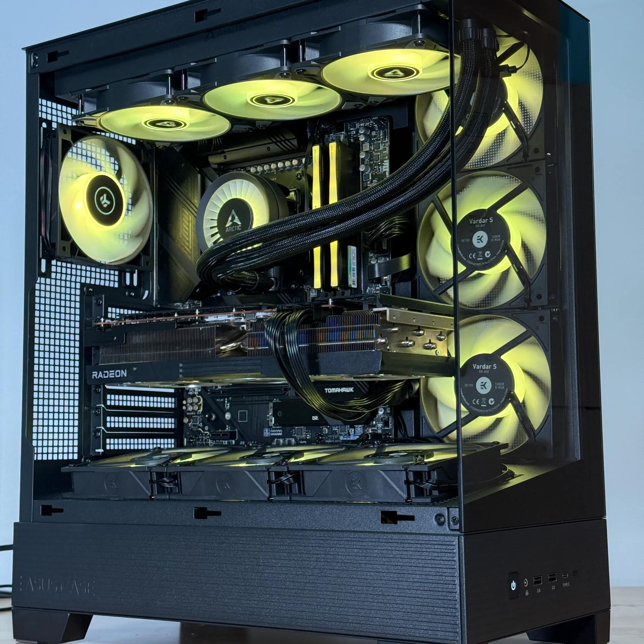 RX 7900XTX Ryzen 9 9900x High End Gaming PC
