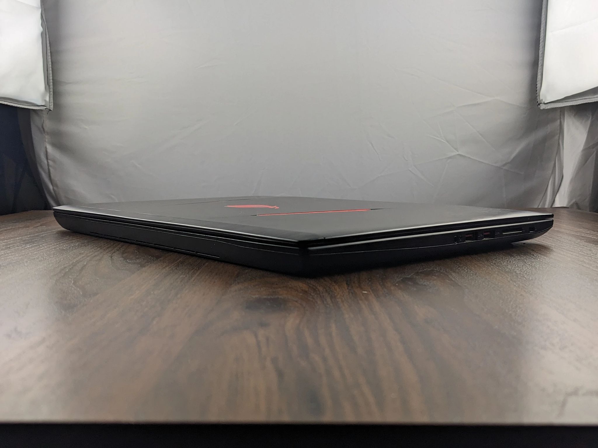 ASUS Gaming 15.6" GTX 1060, i7-7700HQ, 16GB 2400mhz, 1TB NVMe. Gaming Laptop