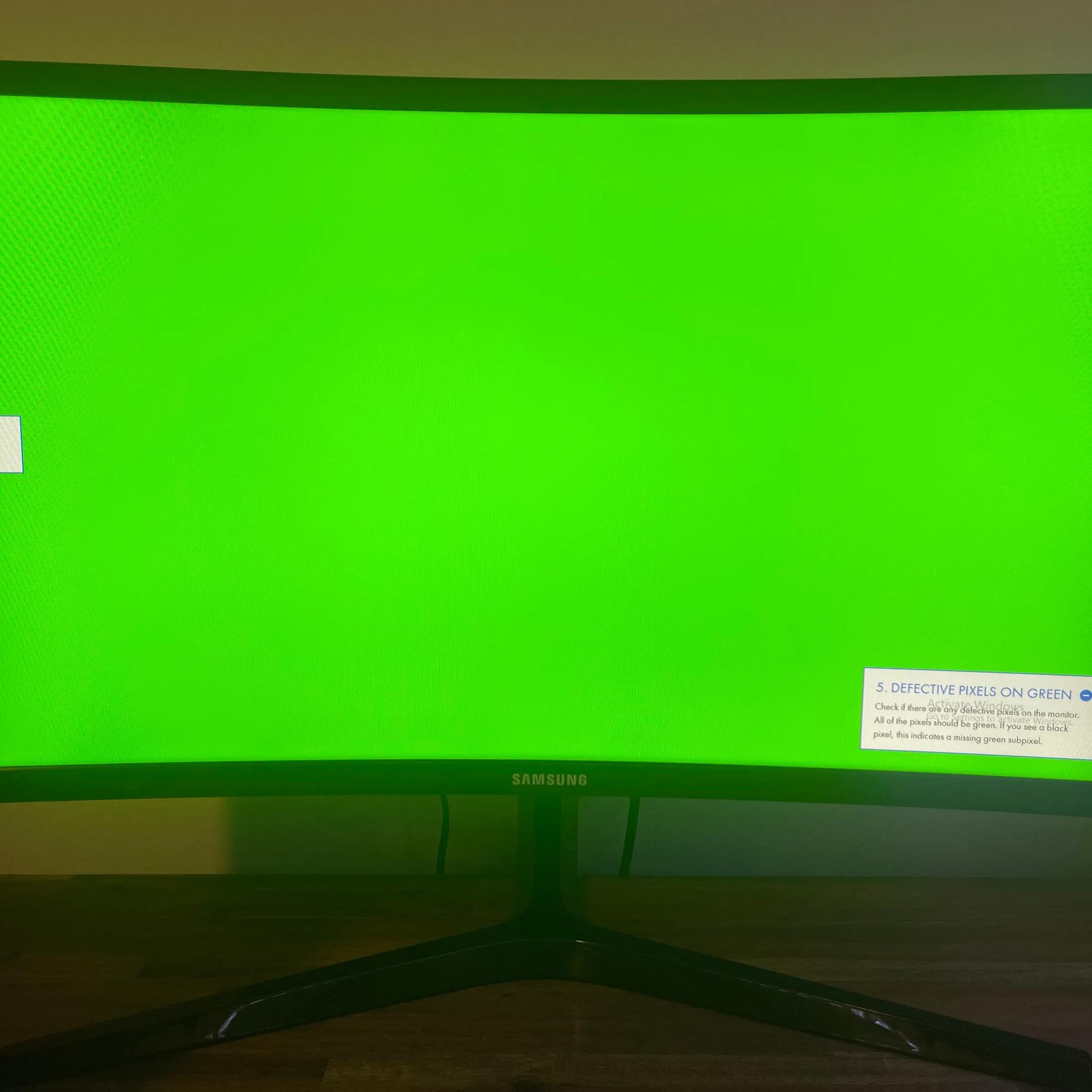 SAMSUNG 24" Curved 1080p Monitor
