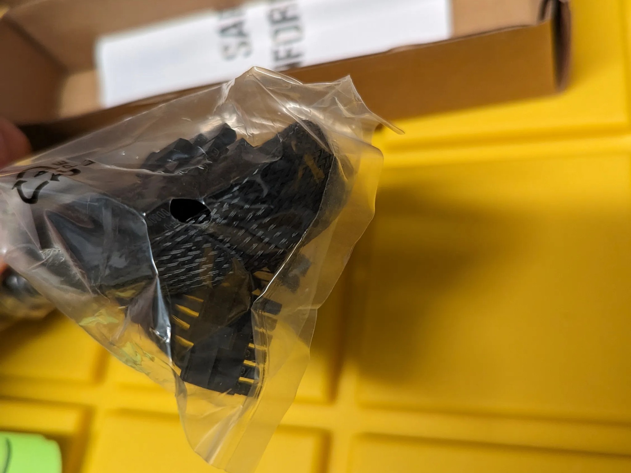 The CORSAIR 12-Pin GPU Power Cable