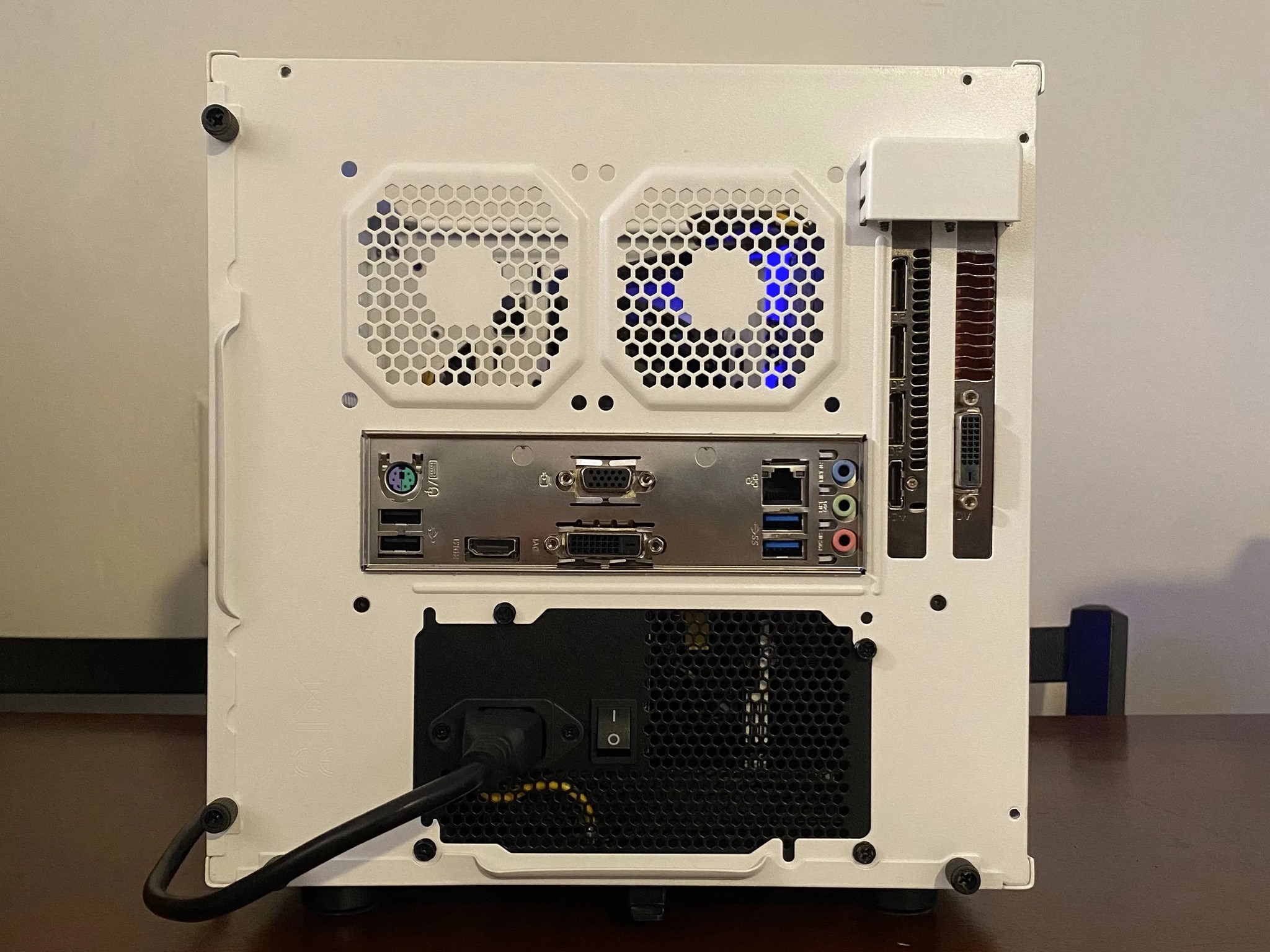 Small Form Factor White Gaming Pc