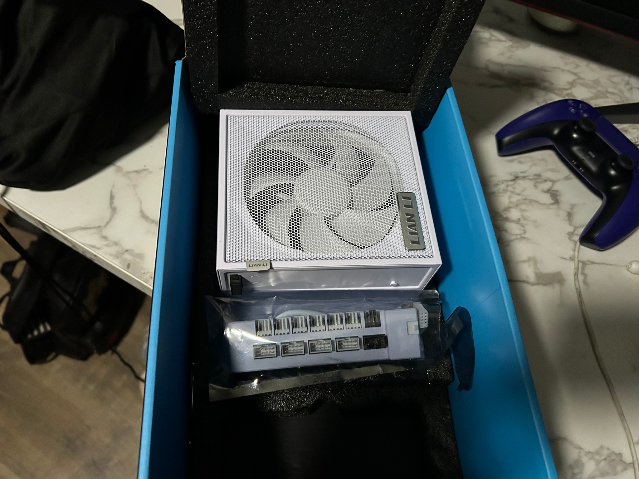 Lian li edge 1000w psu white