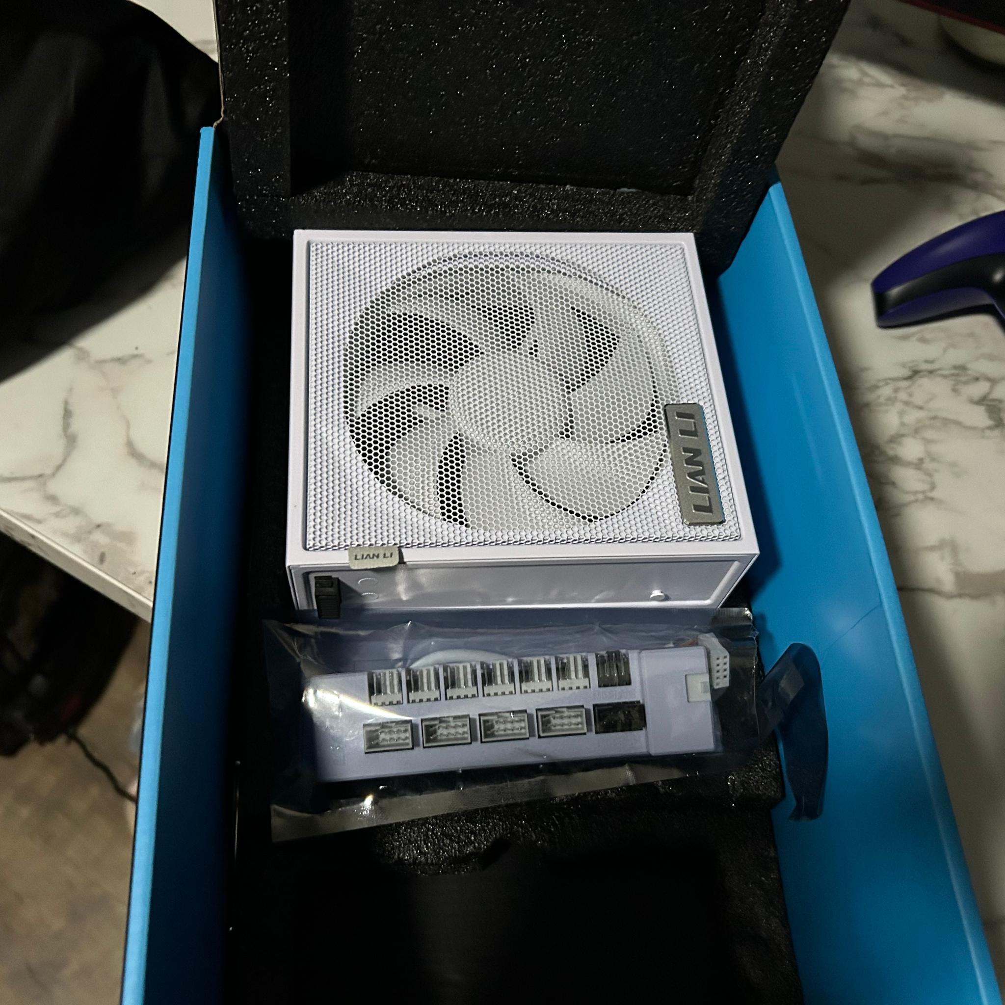 Lian li edge 1000w psu white