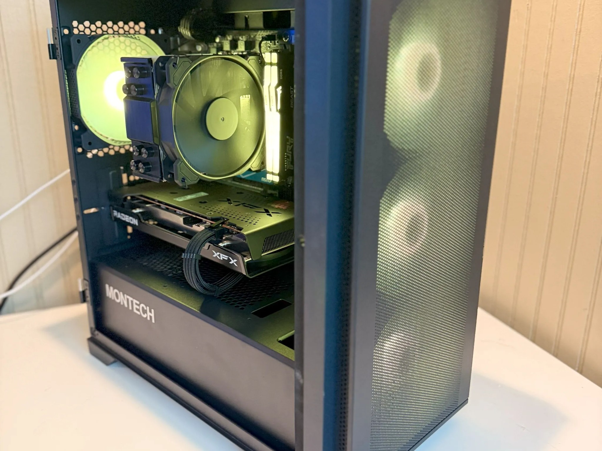 "Ready to Game: Ryzen 5 8400F & RX 7600"