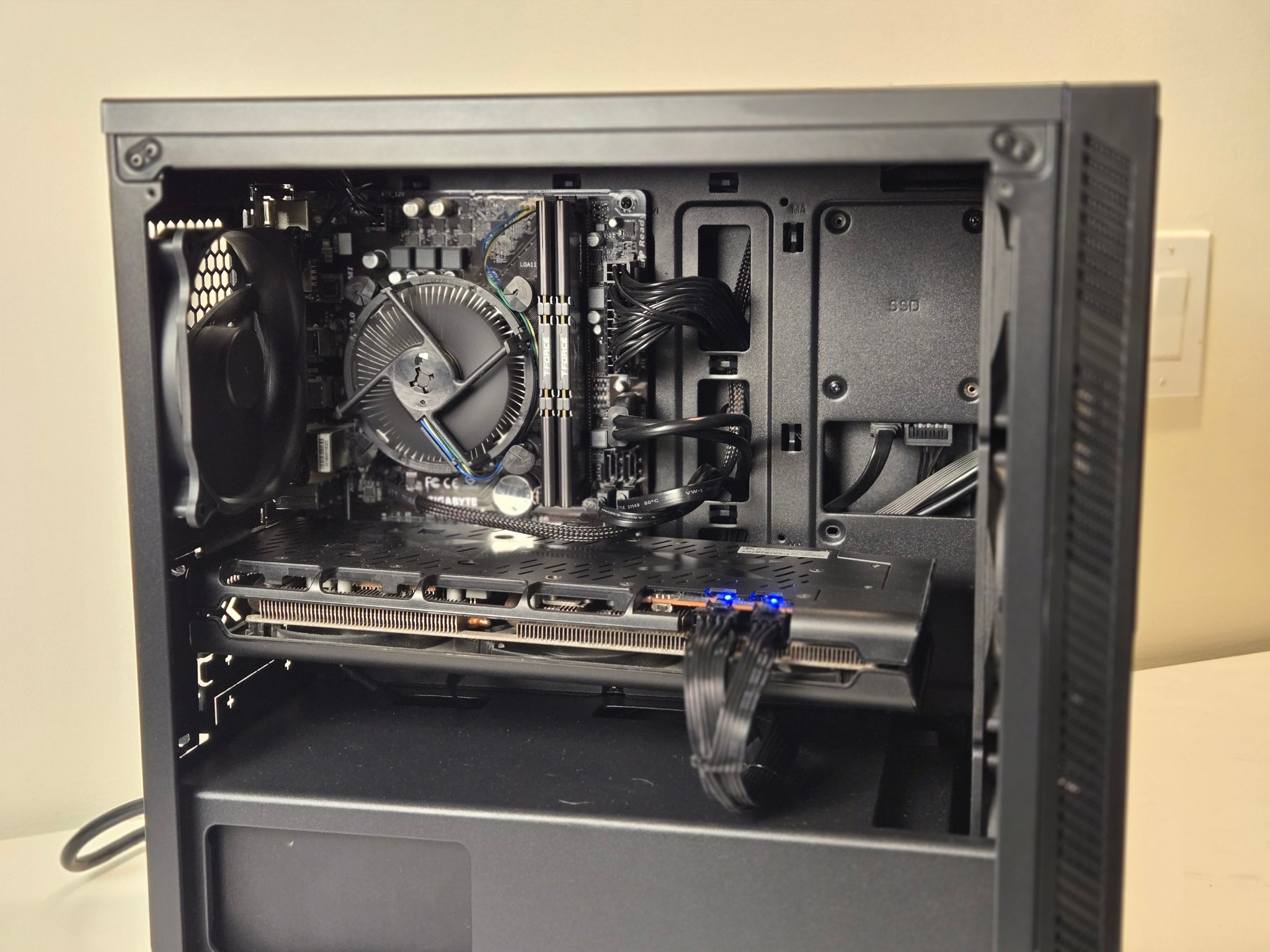 RX 5700 XT | i5 7400 | 16gb DDR4 | 1tb Storage