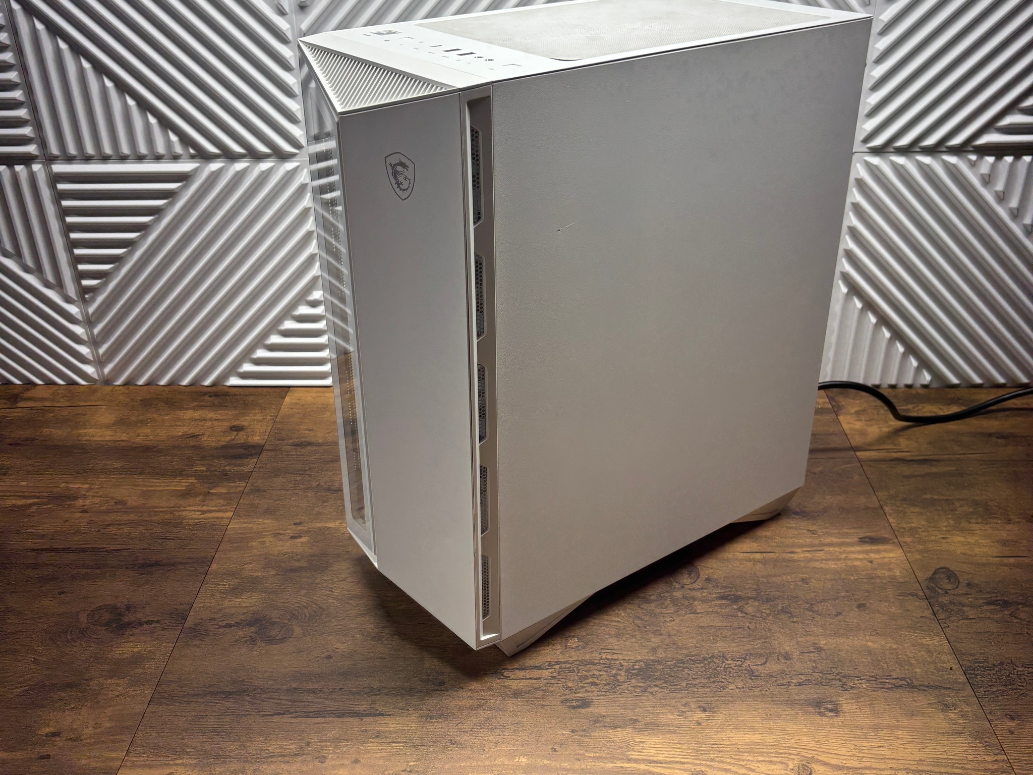 White RGB Gaming PC | Ryzen 7 2700X | RX 580 8GB | 16GB RAM | 2.24TB Storage SSD + HDD