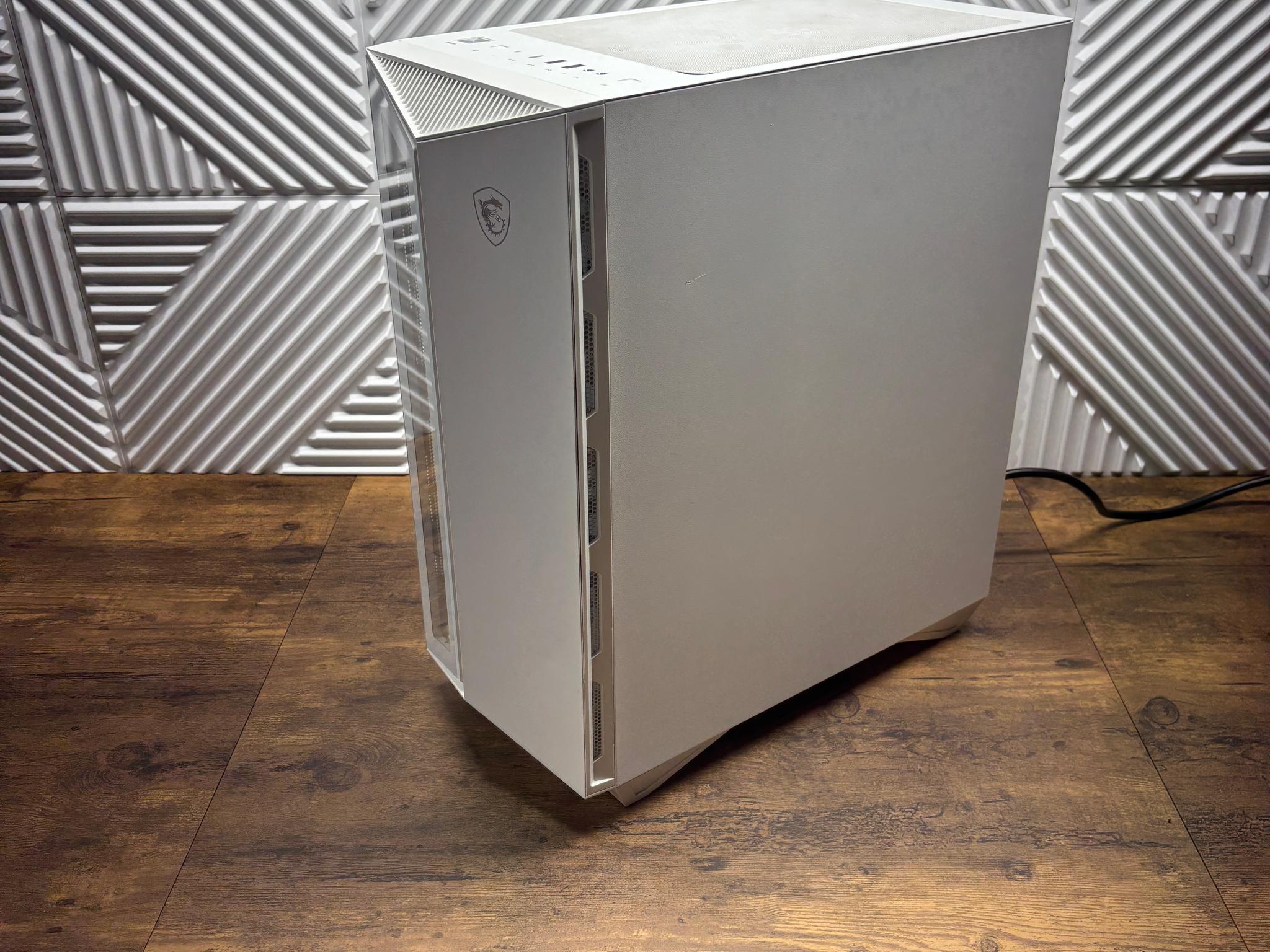 White RGB Gaming PC | Ryzen 7 2700X | RX 580 8GB | 16GB RAM | 2.24TB Storage SSD + HDD