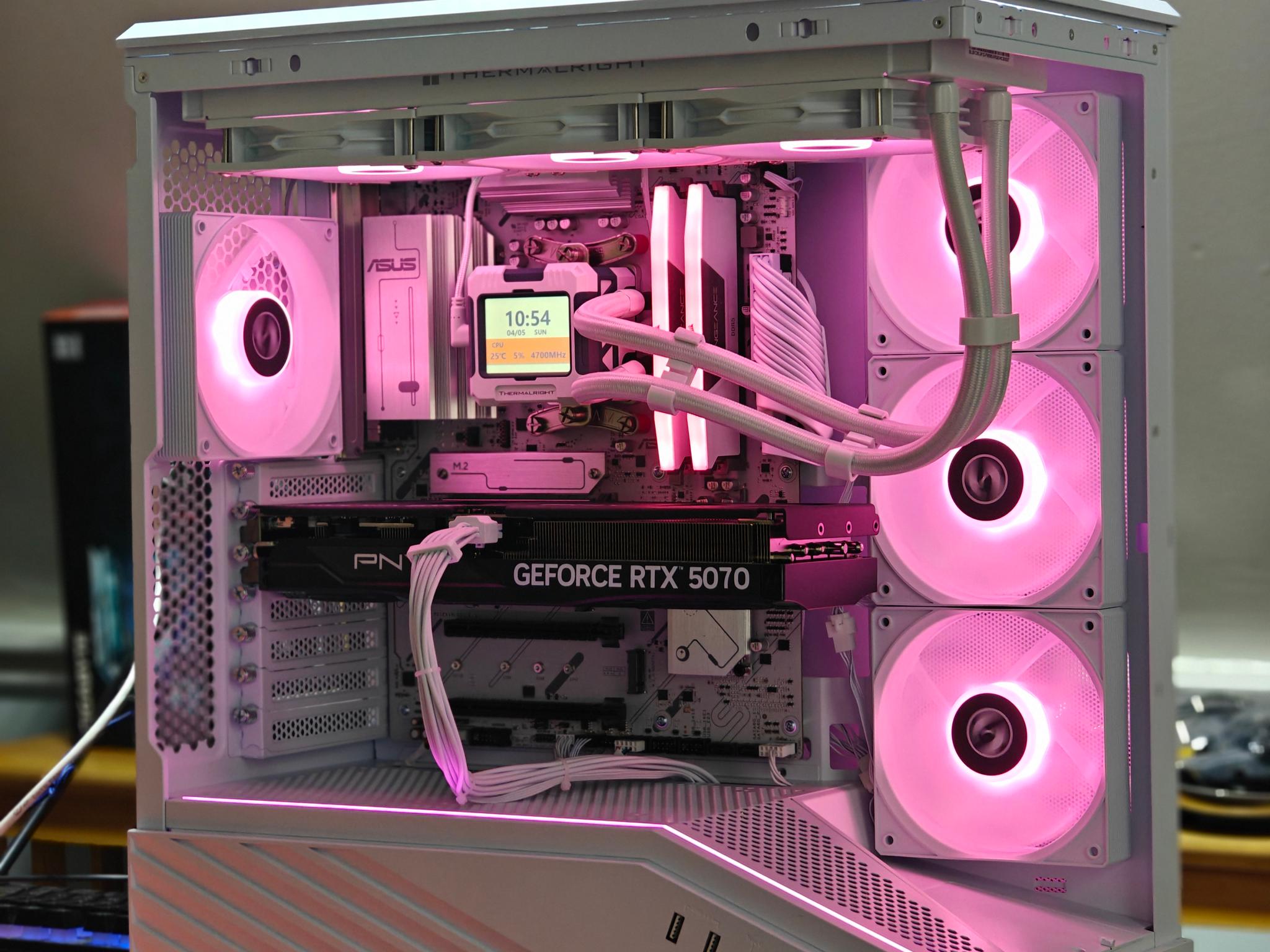RYZEN 7 7800X3D CPU|PNY 5070 12 GB DDR7 GPU|KLEVV 4 TB M.2 SSD |32 GB DDR5 6000|Windows 11 Pro Activ