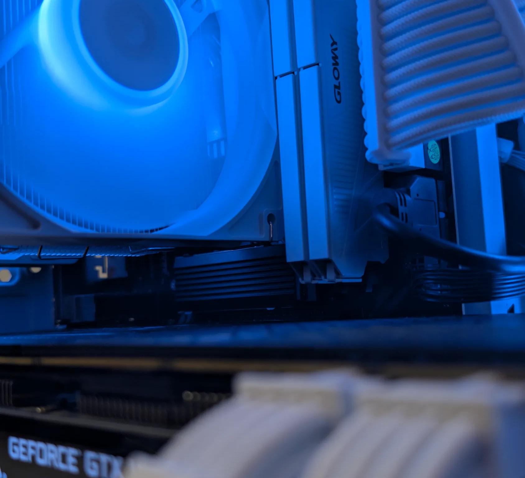 RYZEN 5 | GTX 1080 EVGA FTW2 | 16GB RAM | 500GB 4X4 NVME SSD | WINDOWS 11 PRO | WHITE GAMING PC