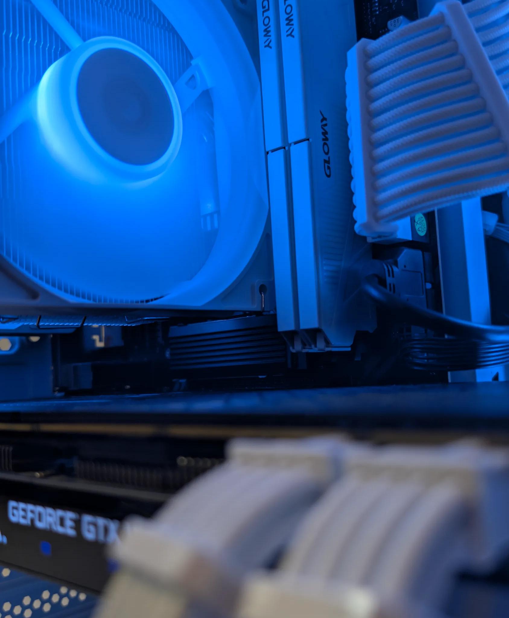 RYZEN 5 | GTX 1080 EVGA FTW2 | 16GB RAM | 500GB 4X4 NVME SSD | WINDOWS 11 PRO | WHITE GAMING PC