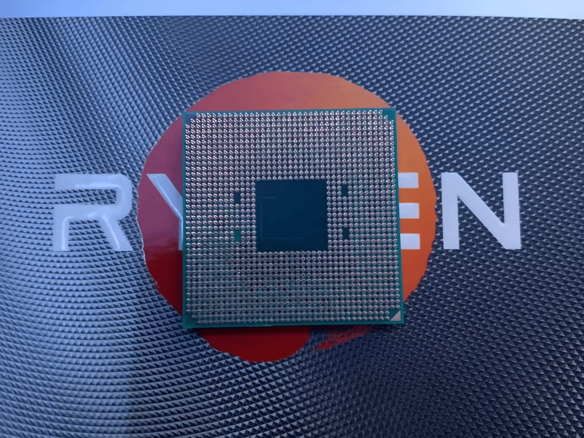 AMD Ryzen 3 3200G