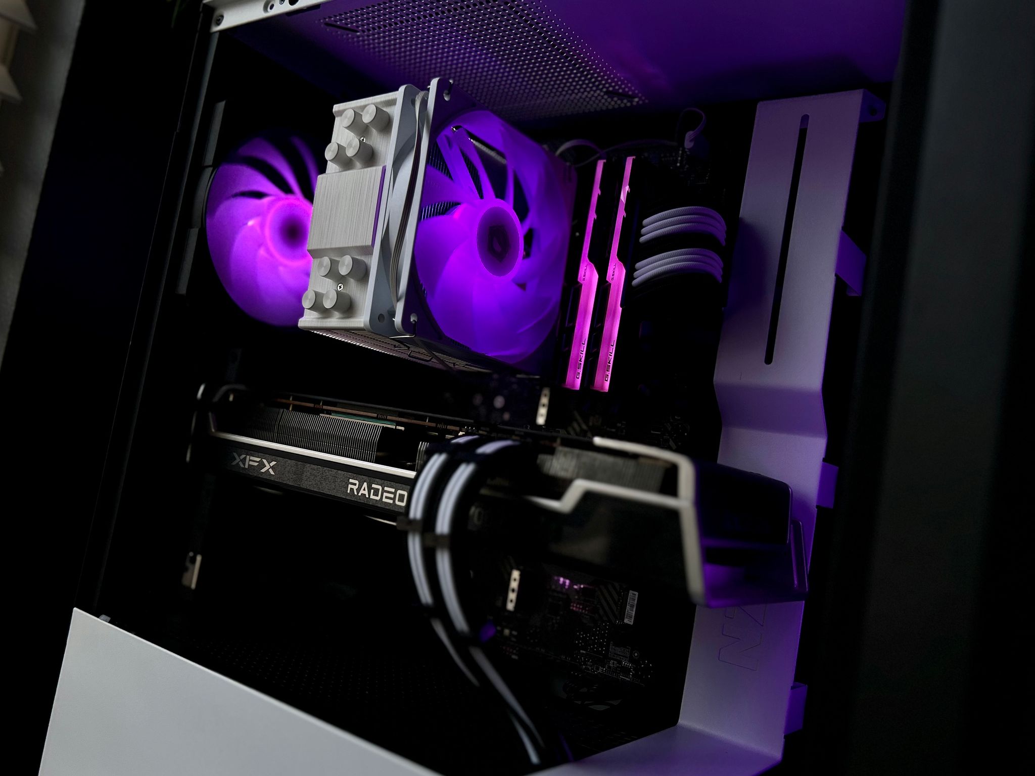 ⚫🟣⚪️ XFX RX 6700XT 12GB // Intel i5 11400F