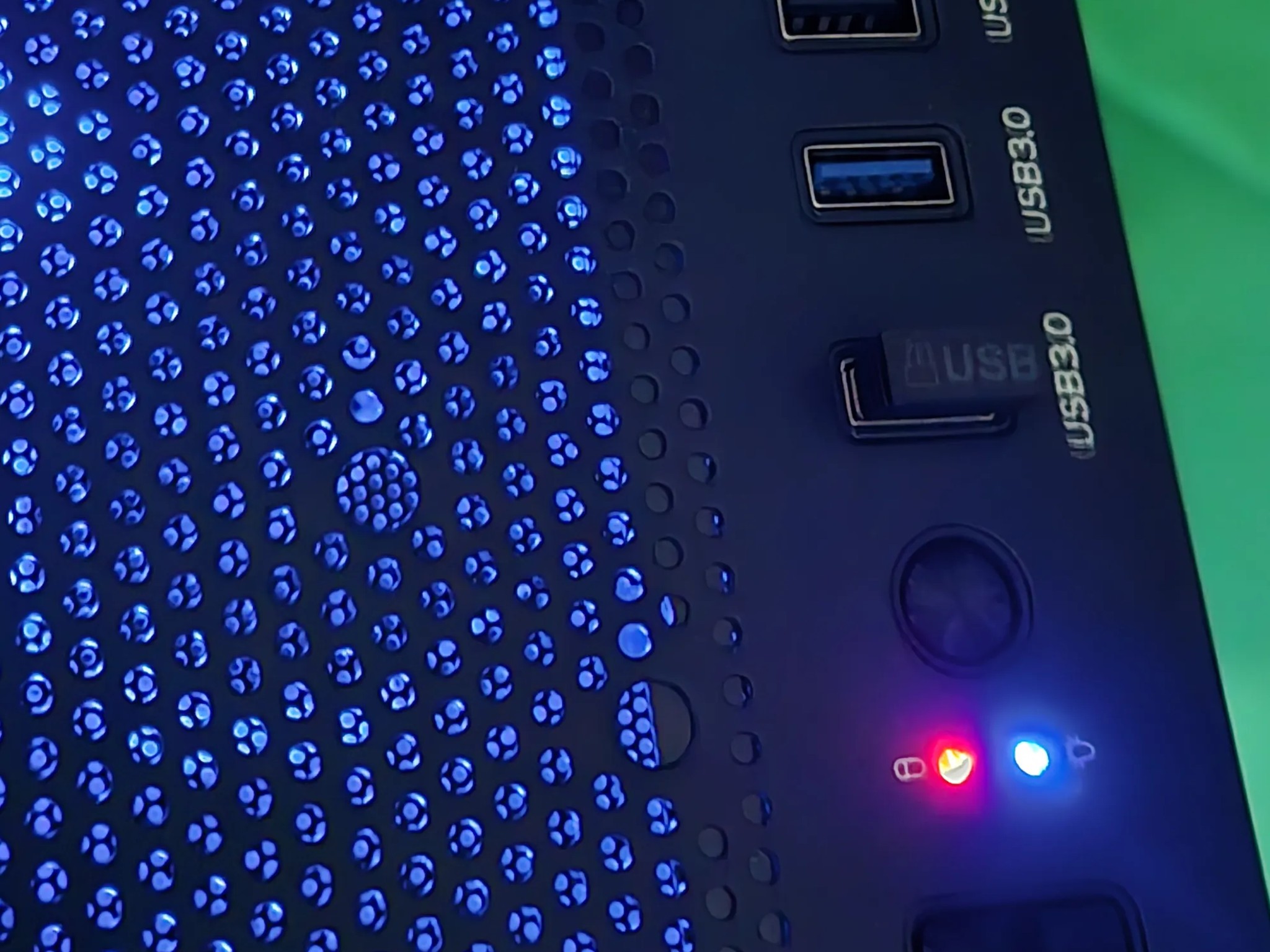 Gaming PC - Ryzen 5 9600X - RTX 5060 Ti 16GB - 32GB DDR5 6000MHz - BeZ Tech Custom