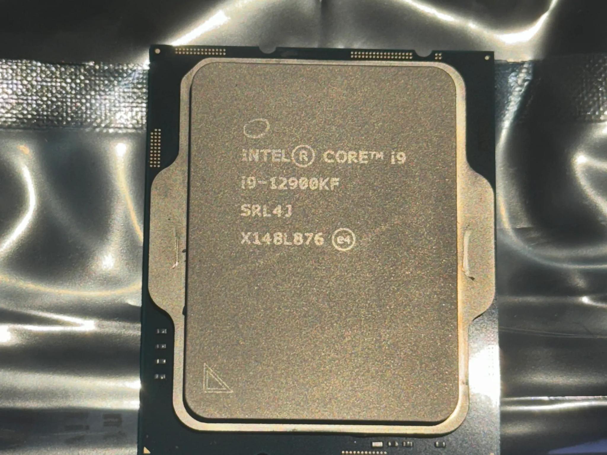 Intel Core i9-12900KF Gaming Desktop Processor 16 Cores up to 5.2 GHz Unlocked