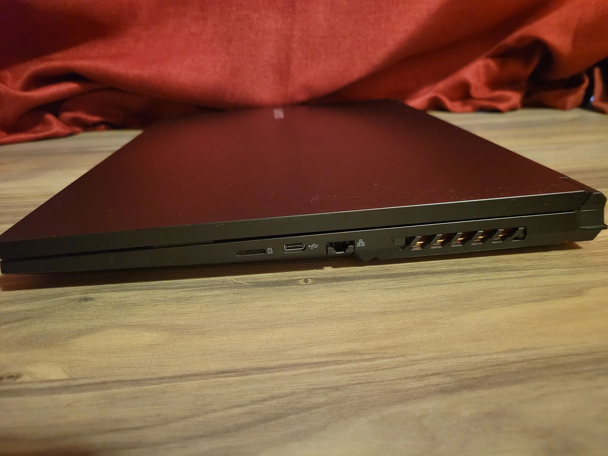 GIGABYTE - 16" 165Hz Gaming Laptop IPS - Intel i7-13620H with 32GB RAM - NVIDIA RTX 4060 - 1TB SSD