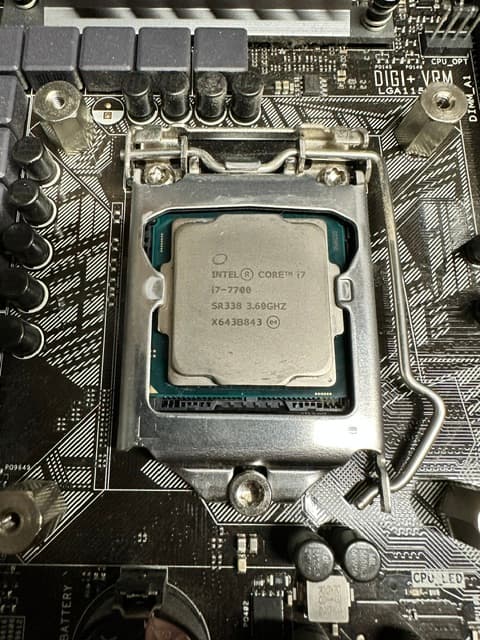 ASUS Z170-AR : Intel i7-7700 : Cooler Master LED Air Cooler : I/O Shield
