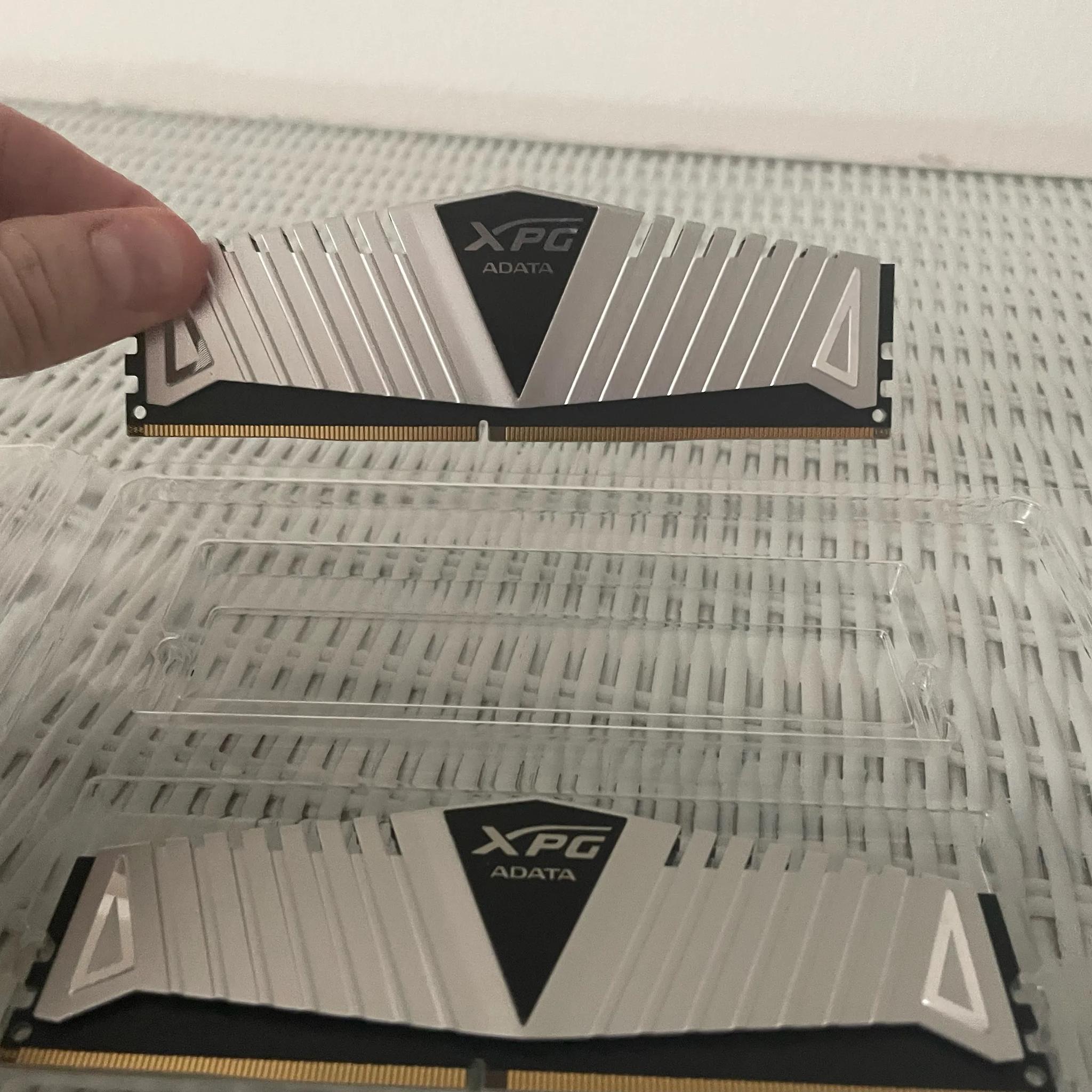 ADATA XPG Z1 DDR4 (Two Sticks, 16 GB Total)!