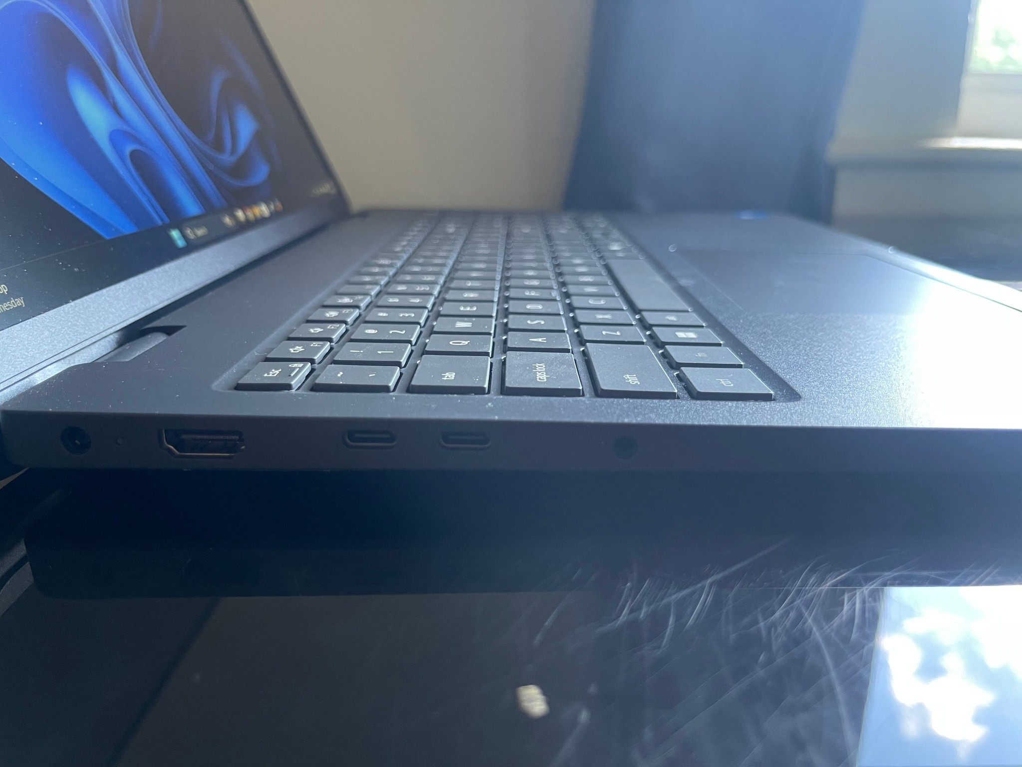 Brand New-DELL Pro 16/ I3 100U / 8Gb DDR5/ 256gb NVMe Gen 4x4