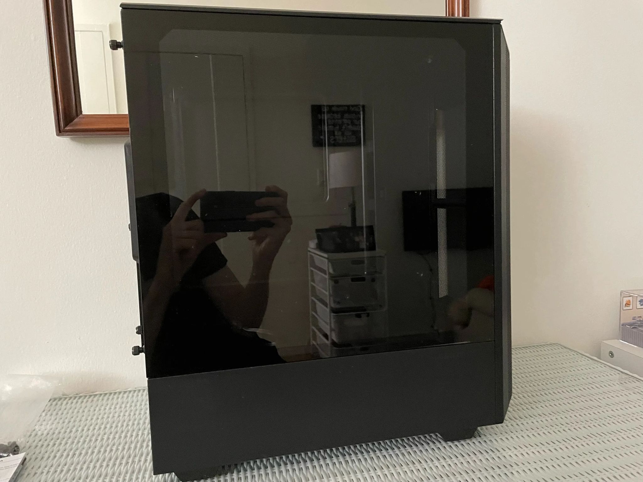 Phanteks Eclipse P300A Mesh Case (With Screws & Manual, Plus Extra SSD Bracket at No Extra Cost)!