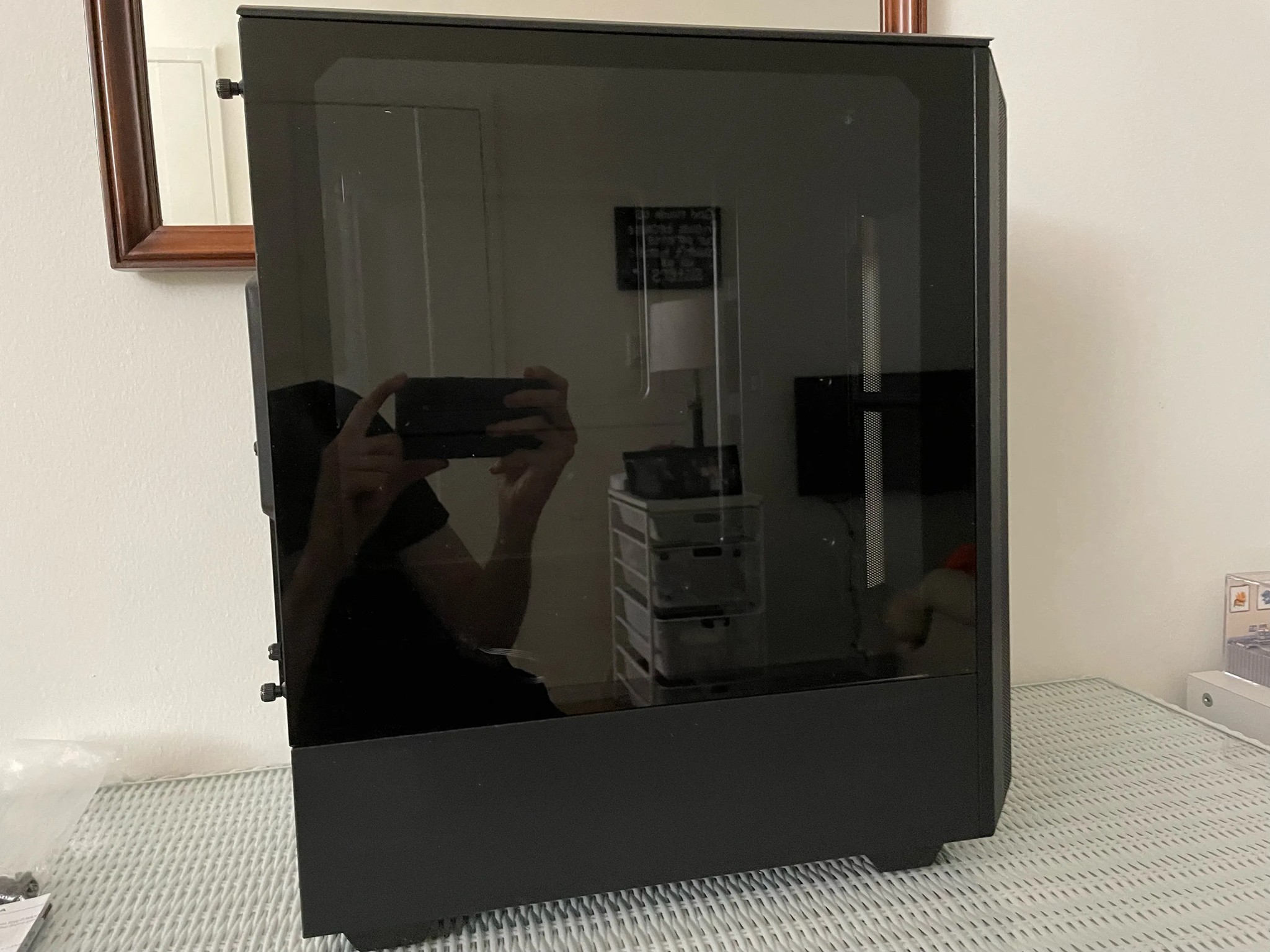 Phanteks Eclipse P300A Mesh Case (With Screws & Manual, Plus Extra SSD Bracket at No Extra Cost)!