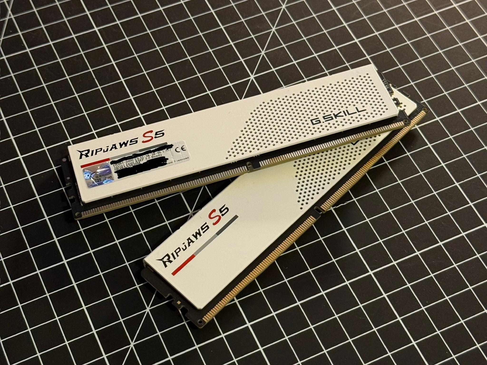 G.SKILL Ripjaws S5 Series 32GB (2 x 16GB) DDR5 6000 White LIKE NEW CONDITION