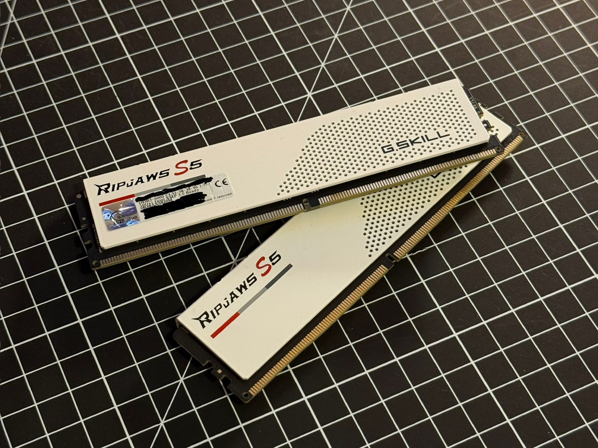 G.SKILL Ripjaws S5 Series 32GB (2 x 16GB) DDR5 6000 White LIKE NEW CONDITION