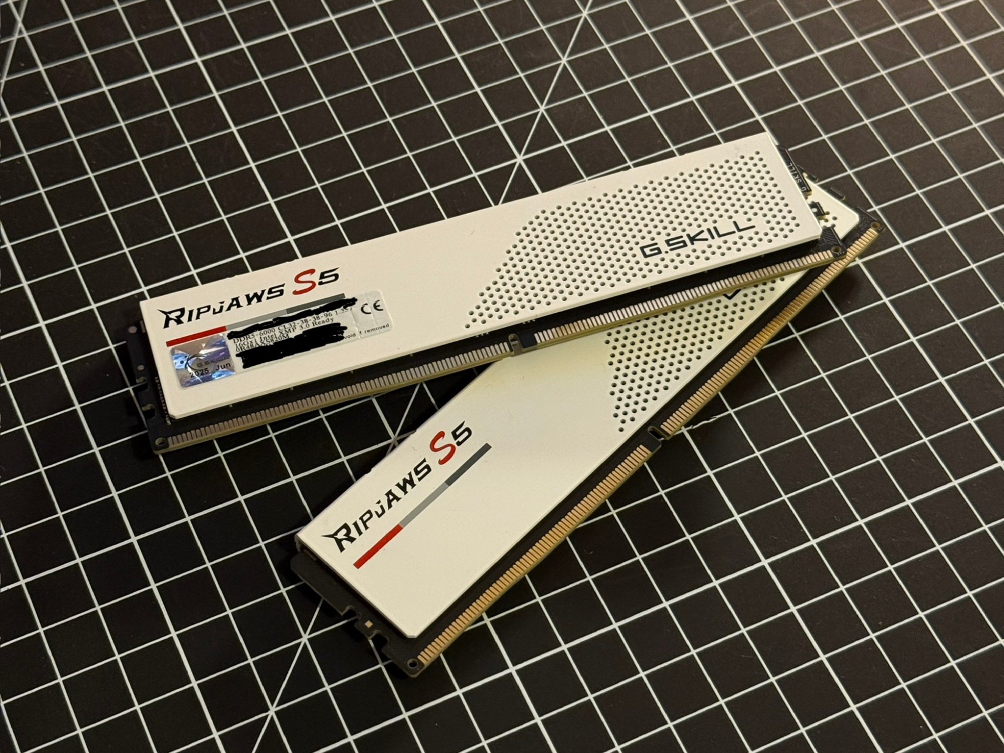 G.SKILL Ripjaws 32GB(2×16GB) DDR5 ホワイト G.SKILL Ripjaws S5 Series 32GB (2 x 16GB) DDR5 6000 White LIKE NEW