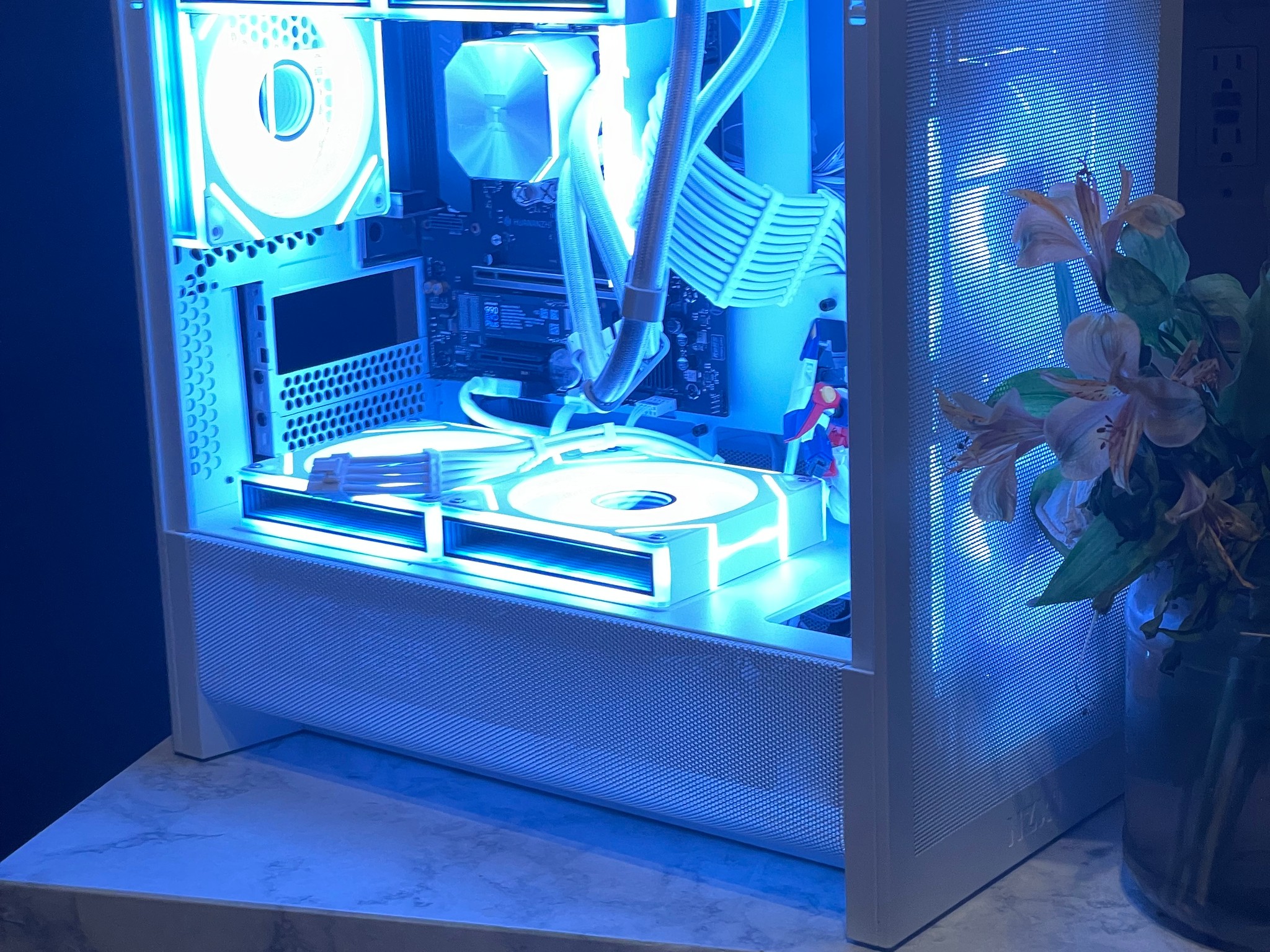 Custom All-White AM5 Gaming PC | Ryzen 5 7600X, 32GB DDR5, 1TB SSD (NO GPU!)