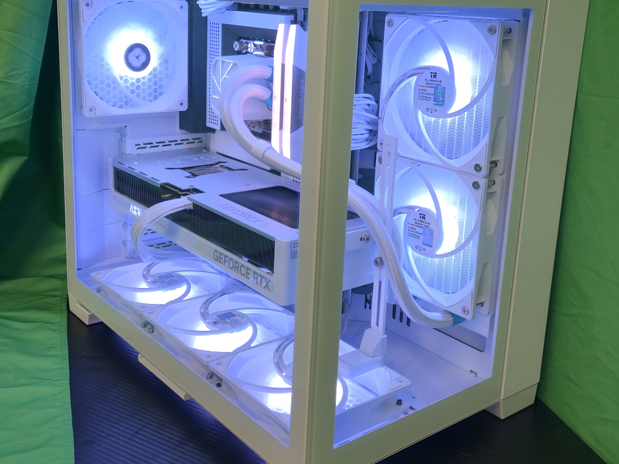 1440p/4K Gaming PC - 14600KF - RTX 5070 AERO - 32GB DDR5 6000 - Lian Li O11 & PSU - BeZ Tech Custom