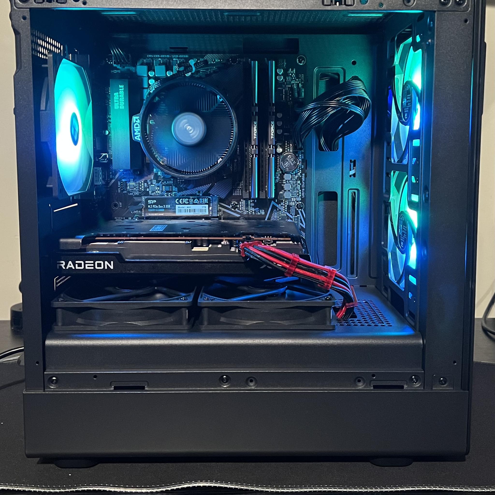 Custom AMD gaming PC  Ryzen 5 5600GT/RX 7600 8 GB/32 GB DDR4/1.25 TB SSD