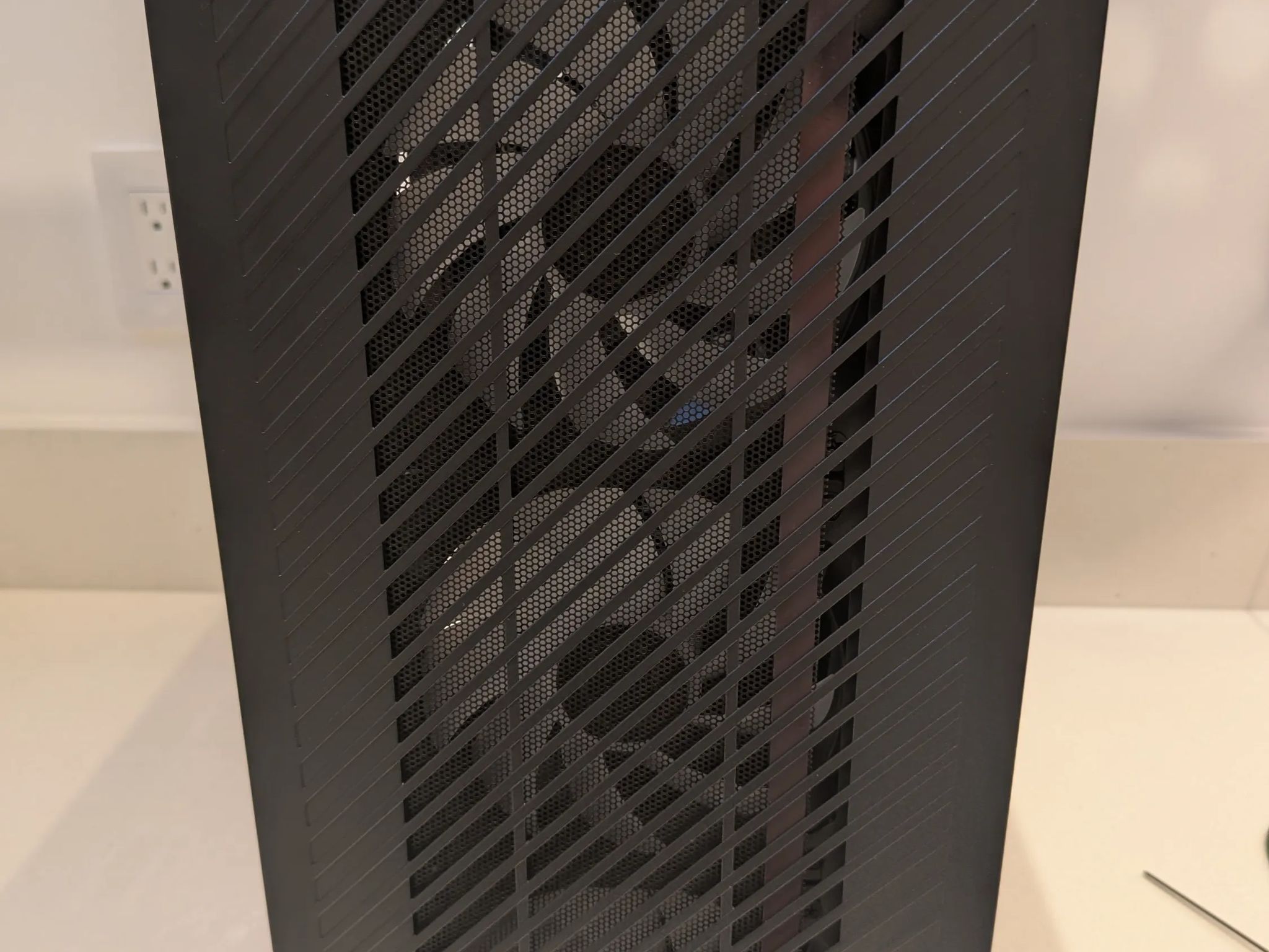 The Nightshade - RTX 5070, Ryzen 7 8700F, 32 GB DDR5, 2 TB Gen 4 NVME, RGB, LCD Display