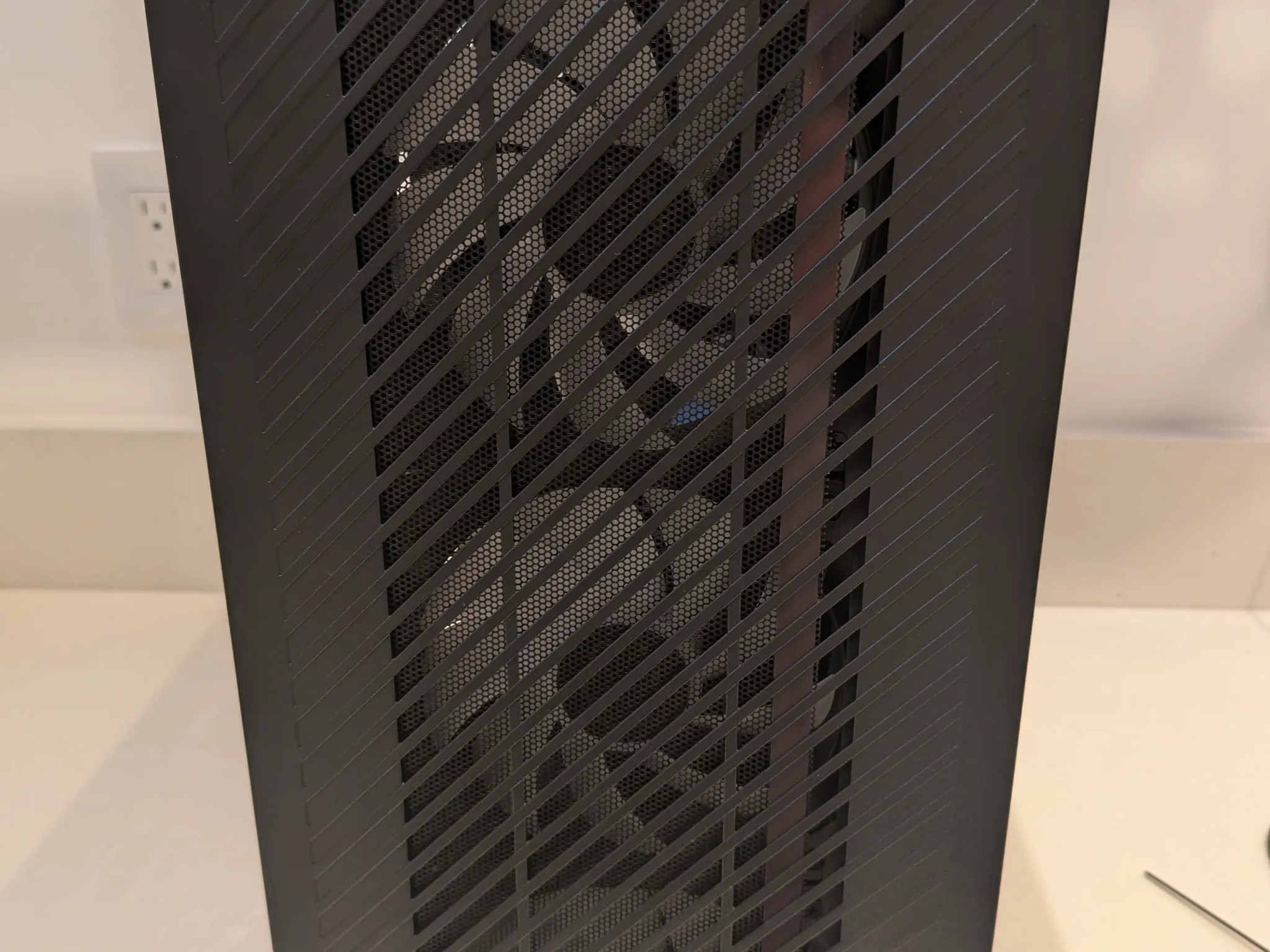 The Nightshade - RTX 5070, Ryzen 7 8700F, 32 GB DDR5, 2 TB Gen 4 NVME, RGB, LCD Display