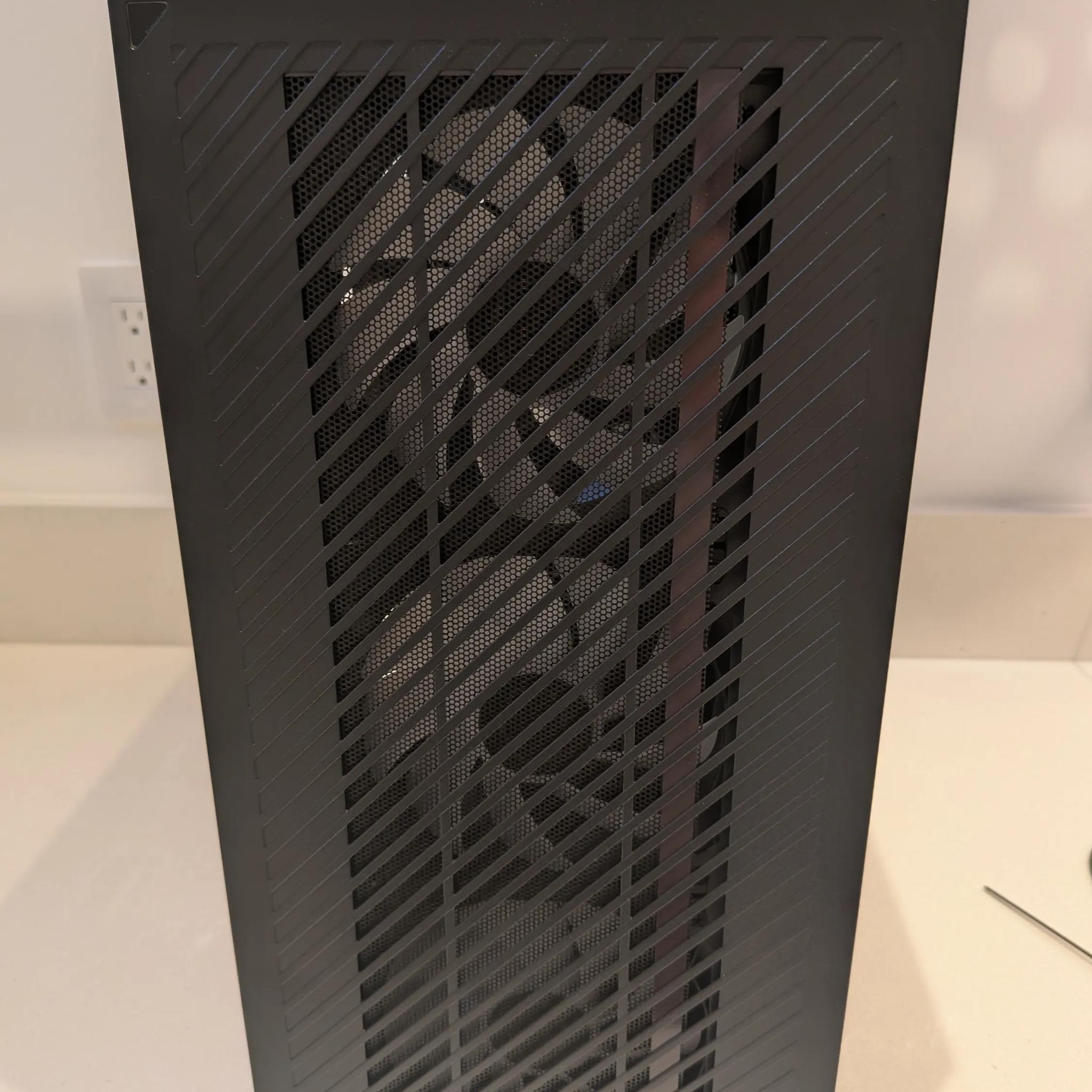The Nightshade - RTX 5070, Ryzen 7 8700F, 32 GB DDR5, 2 TB Gen 4 NVME, RGB, LCD Display