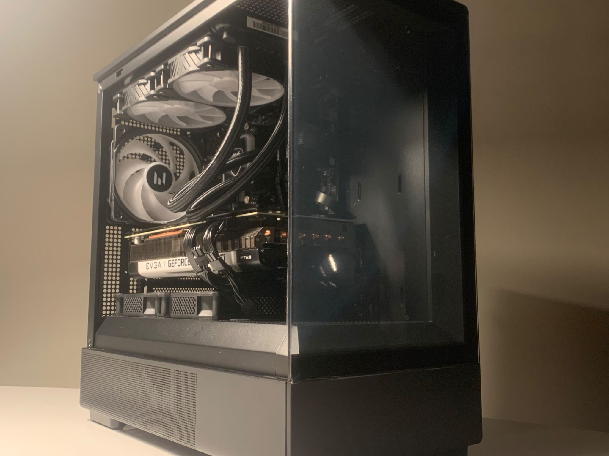 LEGENDARY EVGA RTX 3070 TI + Ryzen 5 5600X - 32 GB RAM - 2 TB SSD