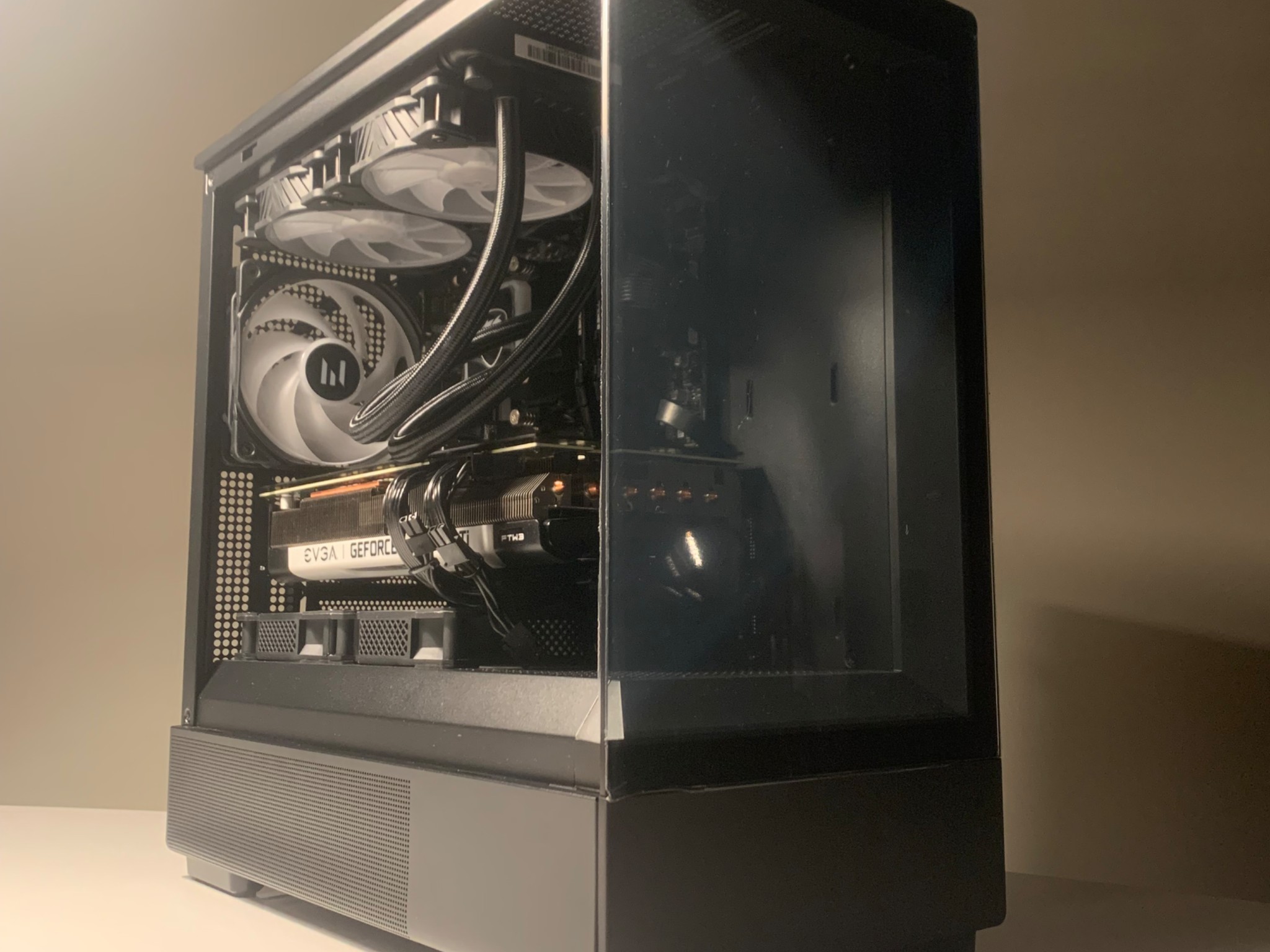 LEGENDARY EVGA RTX 3070 TI + Ryzen 5 5600X - 32 GB RAM - 2 TB SSD