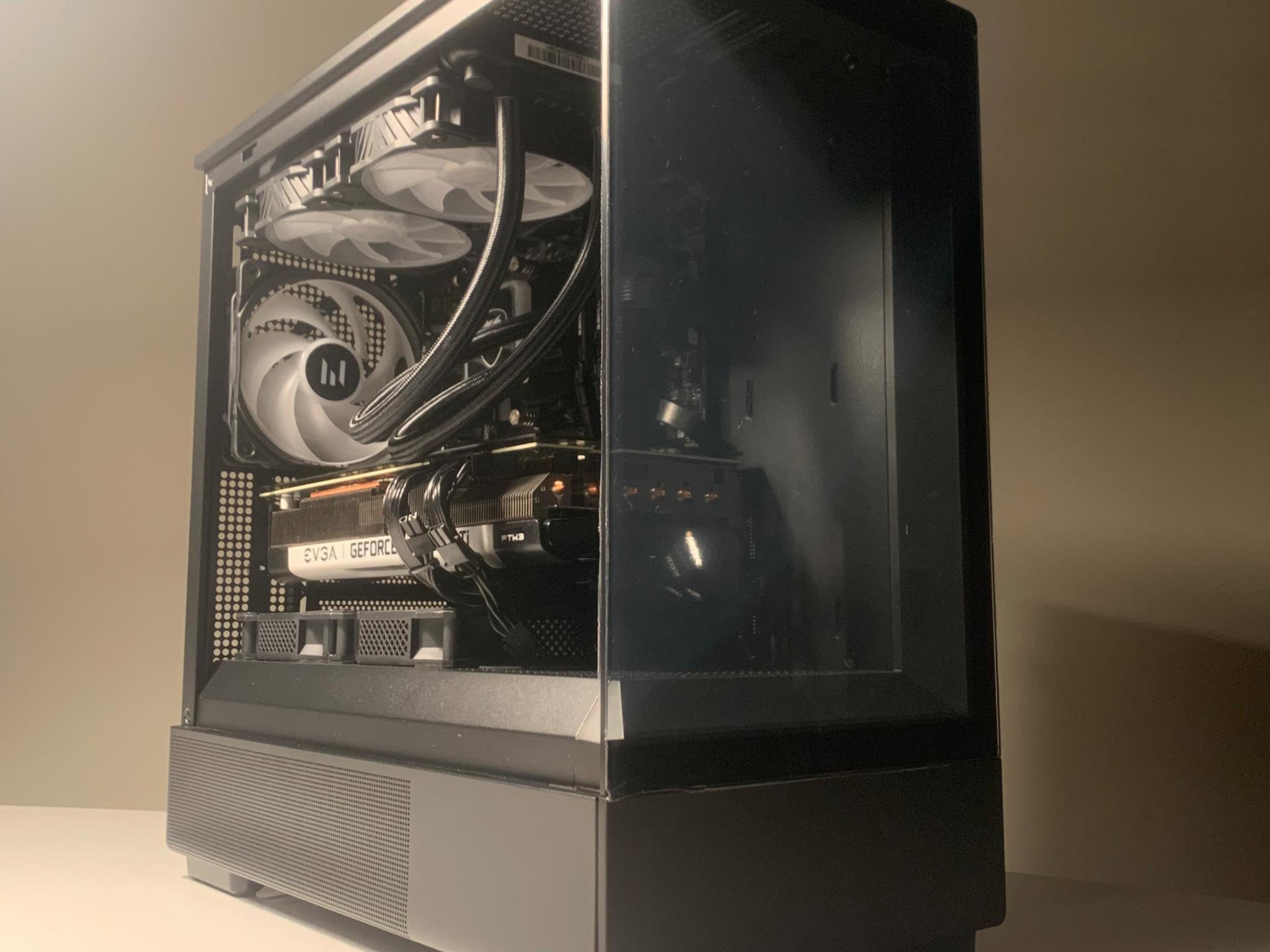 LEGENDARY EVGA RTX 3070 TI + Ryzen 5 5600X - 32 GB RAM - 2 TB SSD