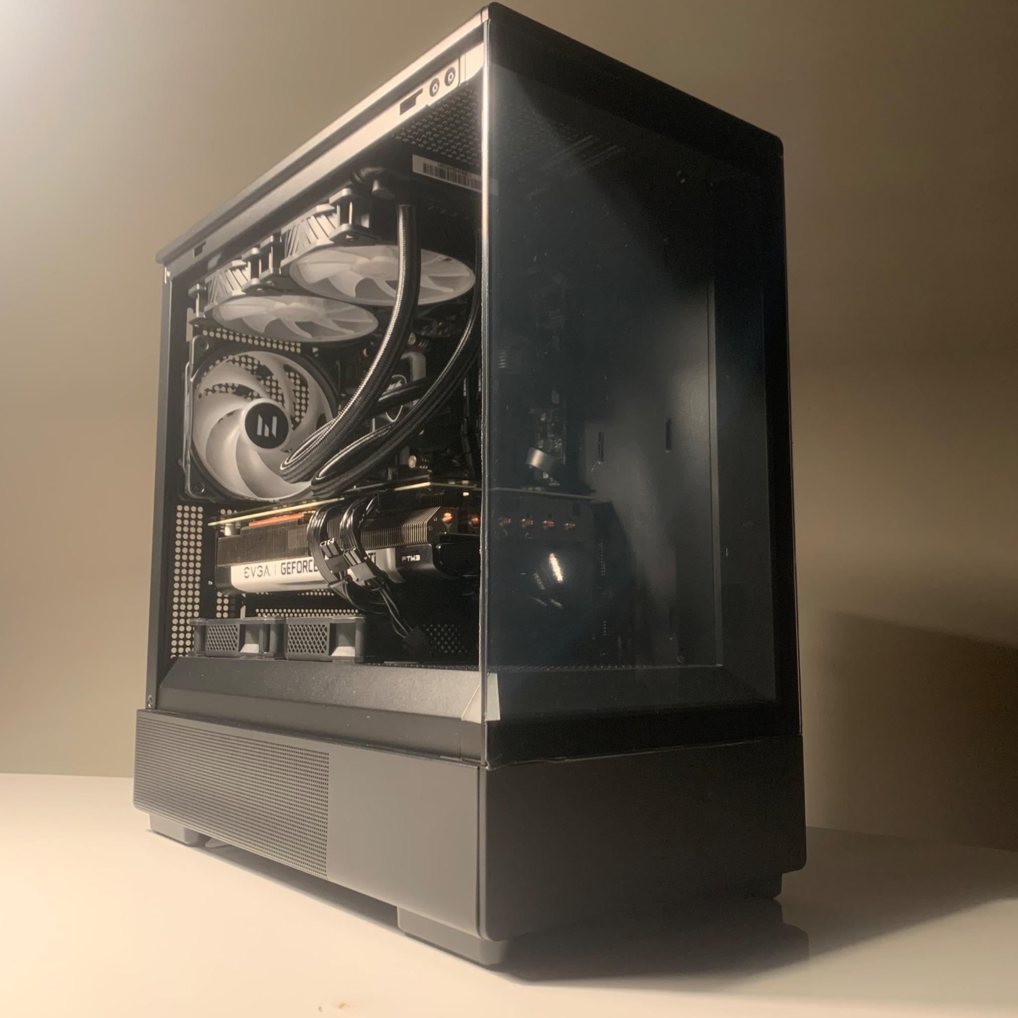 LEGENDARY EVGA RTX 3070 TI + Ryzen 5 5600X - 32 GB RAM - 2 TB SSD