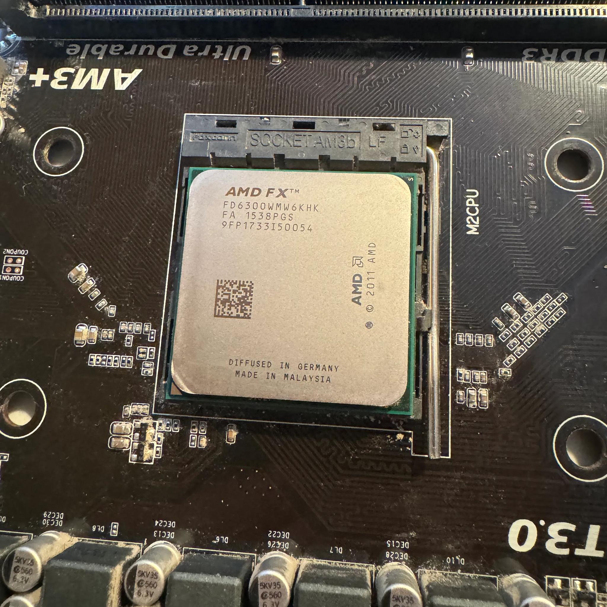 Gigabyte GA-78LMT-USB3 AM3+ Motherboard + AMD FX 6300 CPU