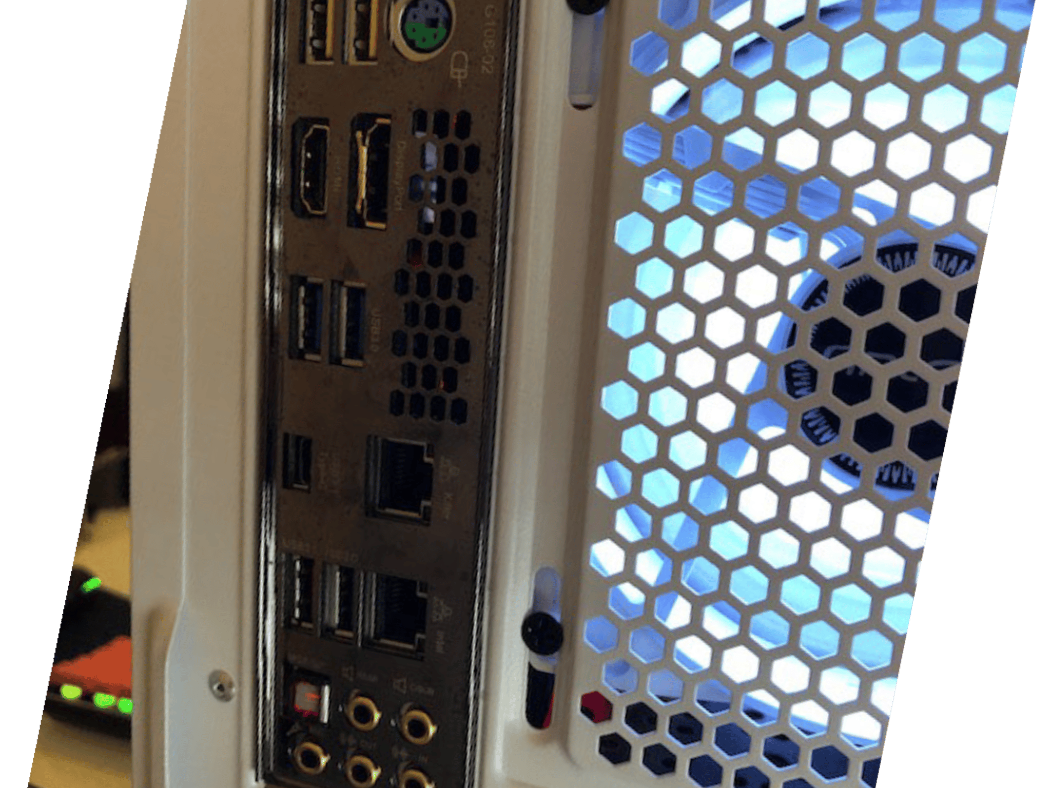 Budget 1080p all games White RGB PC | i3 8100 | rx 480 | 16gb ram | 1TB ssd