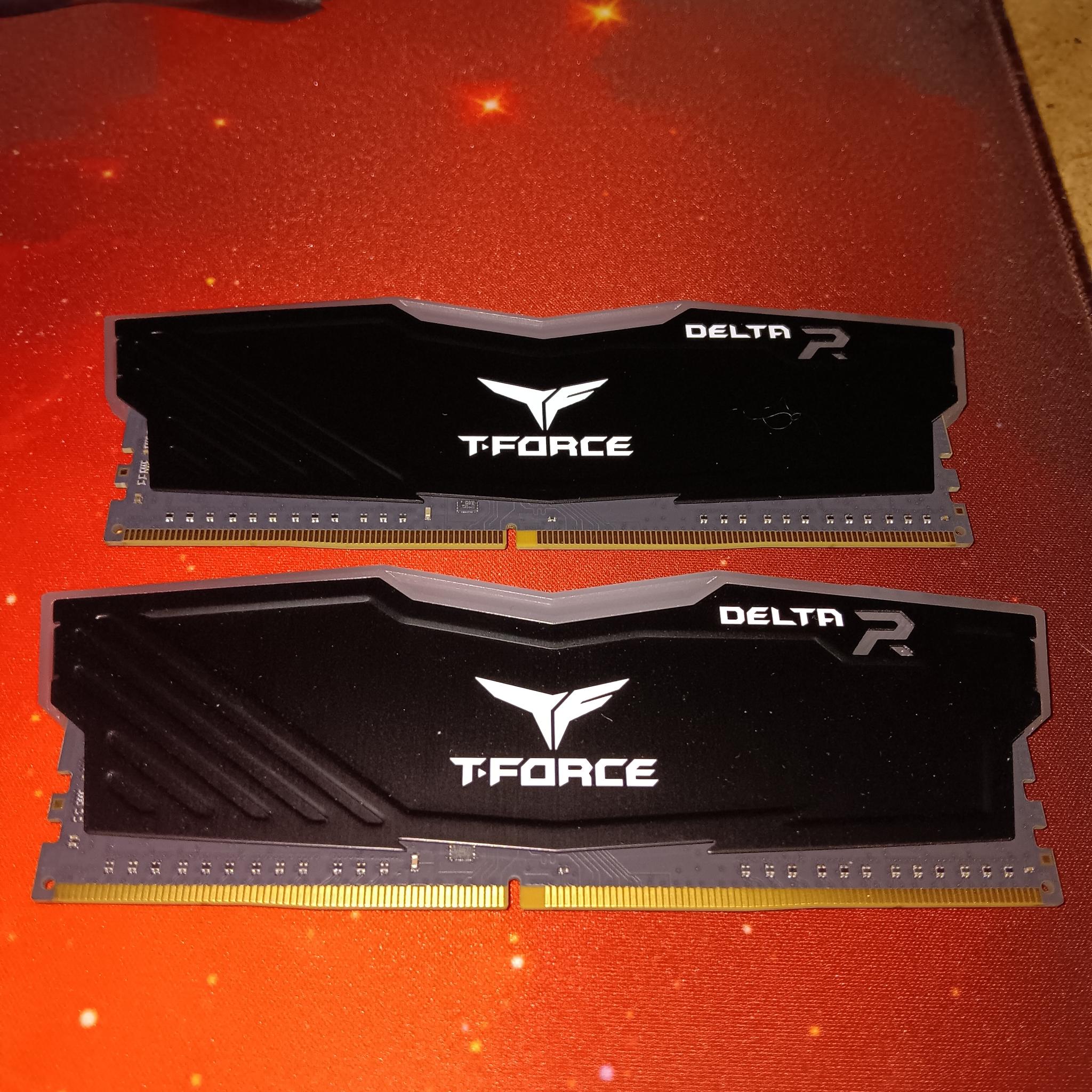 TEAMGROUP T-Force Delta RGB DDR4 32GB (2X16Gb) 3600Mhz  (PC4-28800) CL18