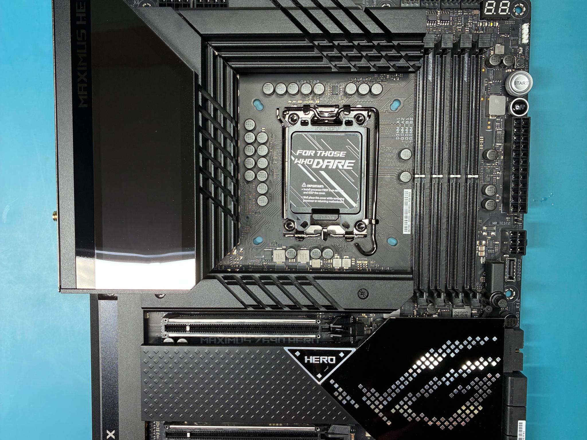 ASUS ROG MAXIMUS Z690 HERO - Image 1
